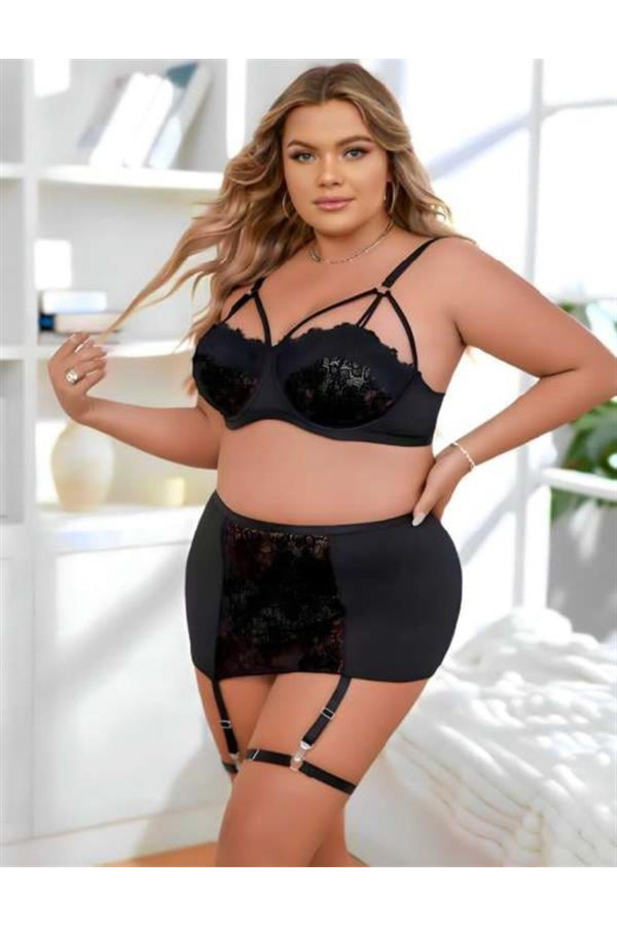 Aria's Closet Büyük Beden Siyah Dantel İşlemeli Dekolteli Jartiyer Takımı Aria's Closet Büyük Beden Siyah Dantel İşlemeli Dekolteli Jartiyer Takımı