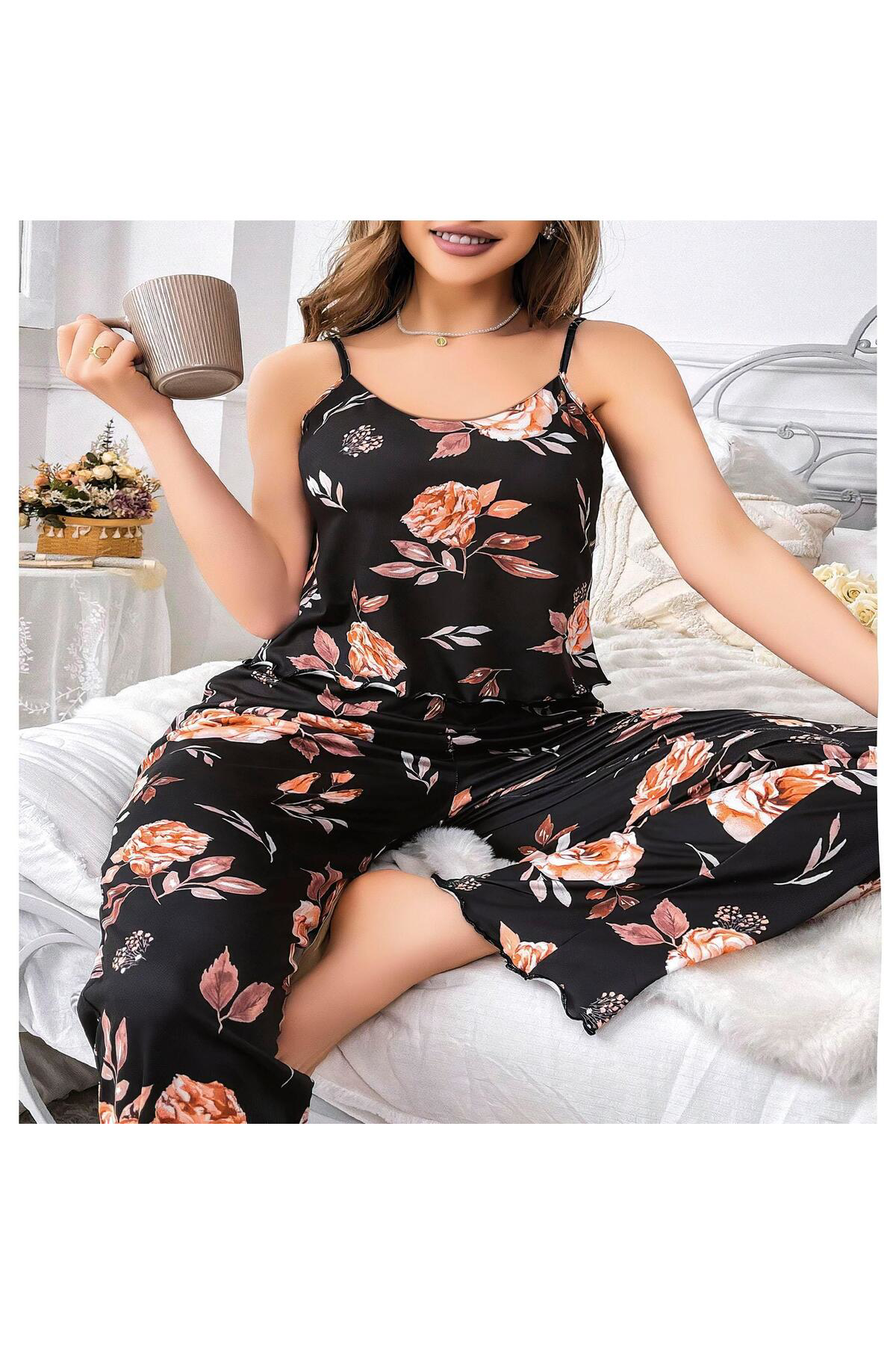 Aria's Closet Büyük Beden Siyah Üstüne Çiçek Desenli İnce Askili 2'Li Pijama Ta