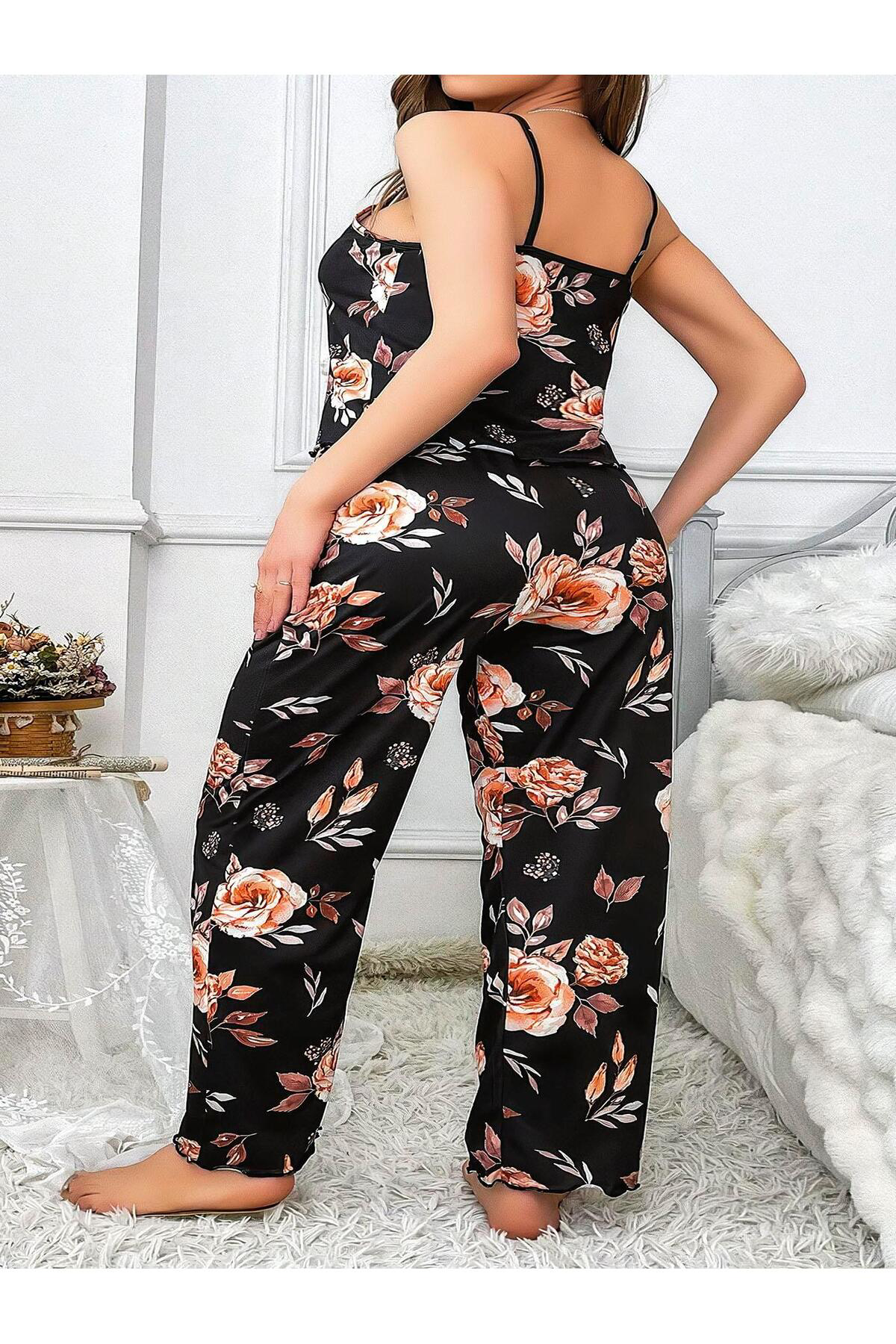 Aria's Closet Büyük Beden Siyah Üstüne Çiçek Desenli İnce Askili 2'Li Pijama Ta