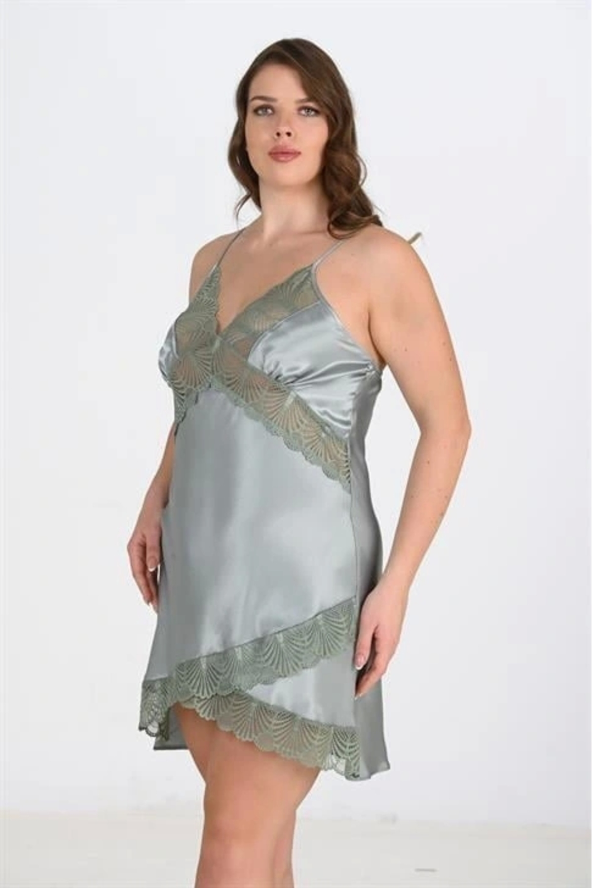 Defnada Büyük Beden Yeşil Gecelik 2113 Defnada Büyük Beden Yeşil Gecelik 2113