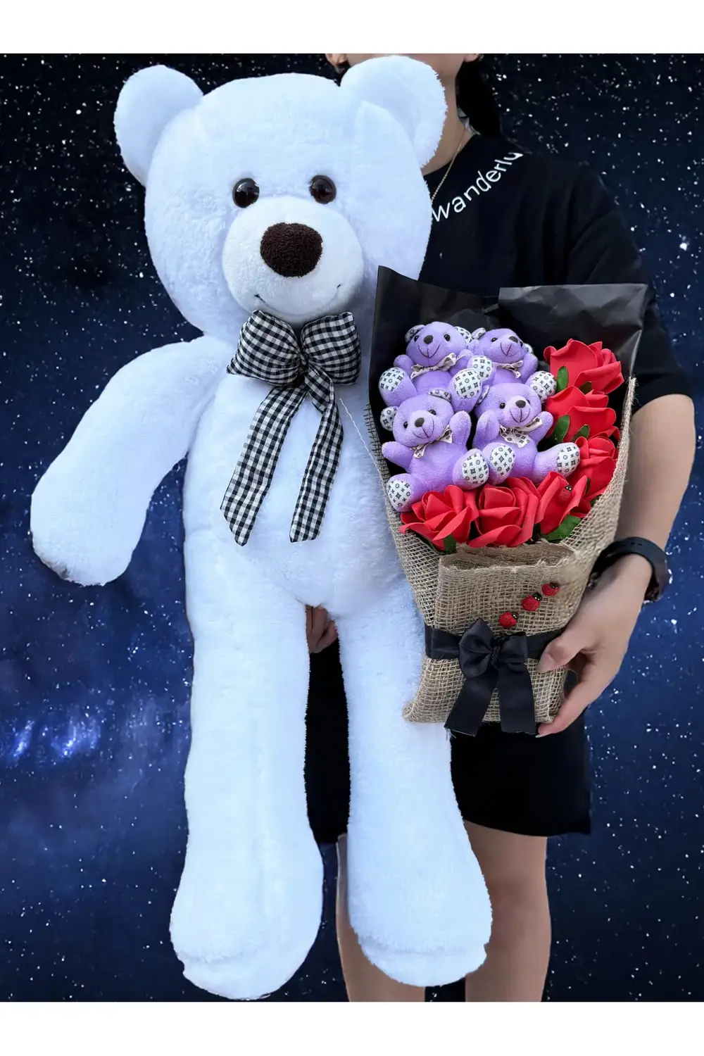 Büyük Beyaz Ayıcık ve Kırmızı Güllü Mor Ayıcıklı Buket - Anneye H