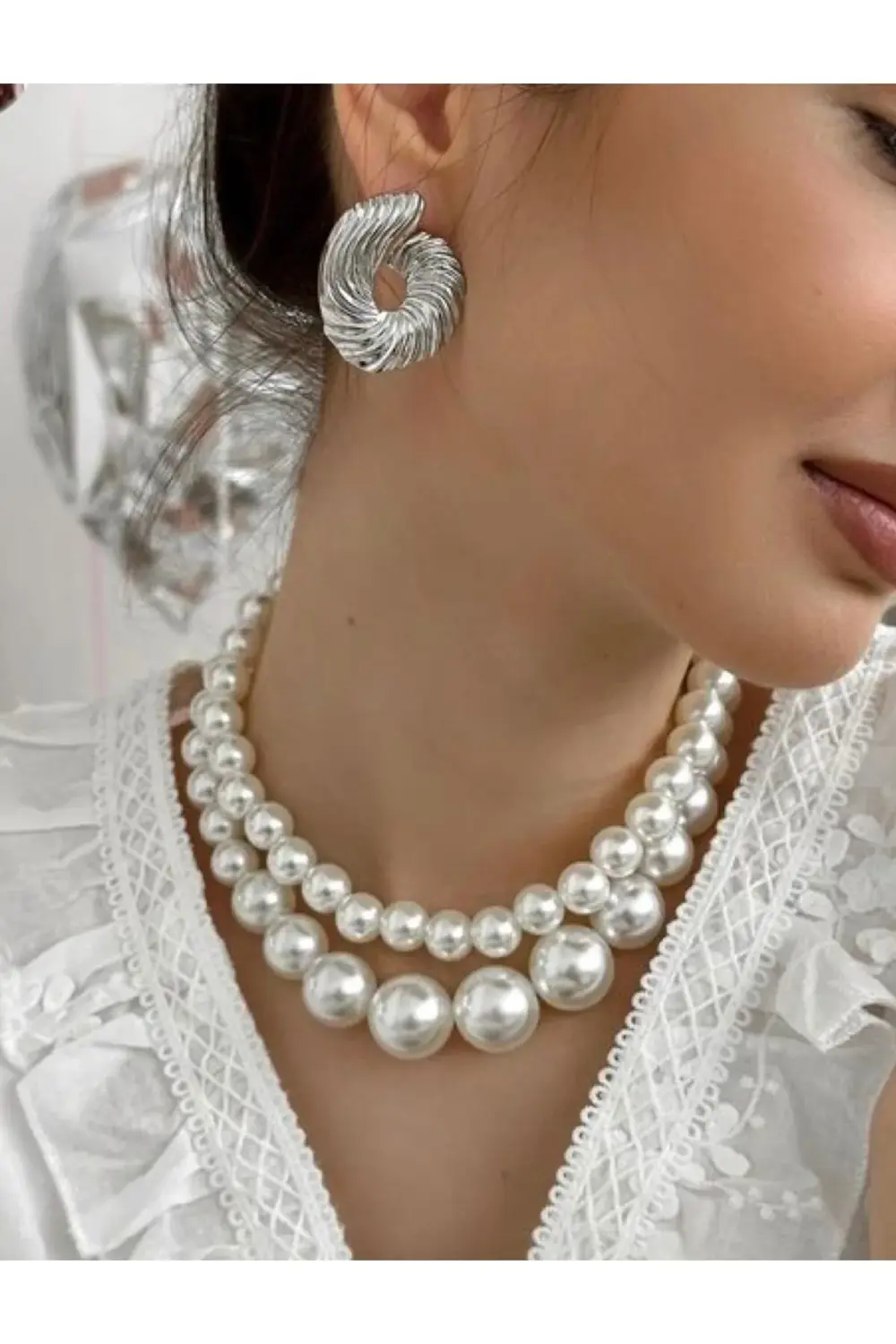 Büyük ikinci iki sıra inci kolye