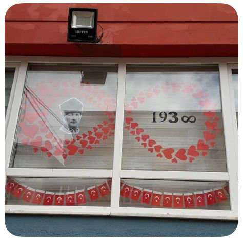 Büyük ipli Türk Bayrağı Kağıt İpli Bayrak - 1 Adet