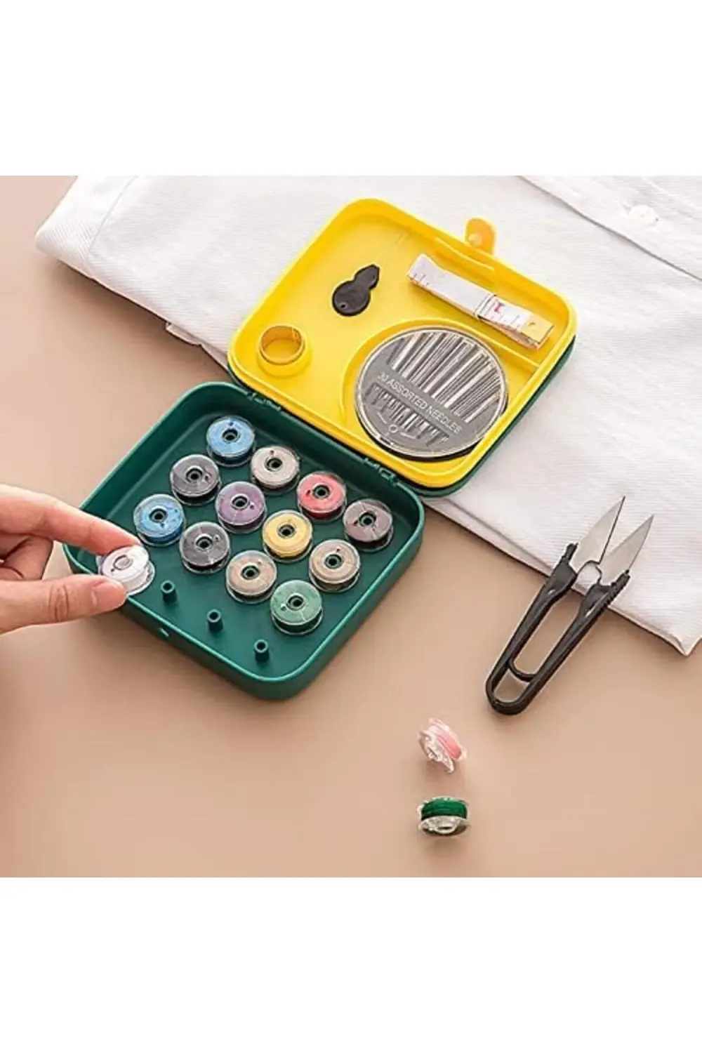 Tuhafiyecimiz Büyüteçli Dikiş Kutusu (50 Parça) Yüksük, İplik Geçirici, Makas,