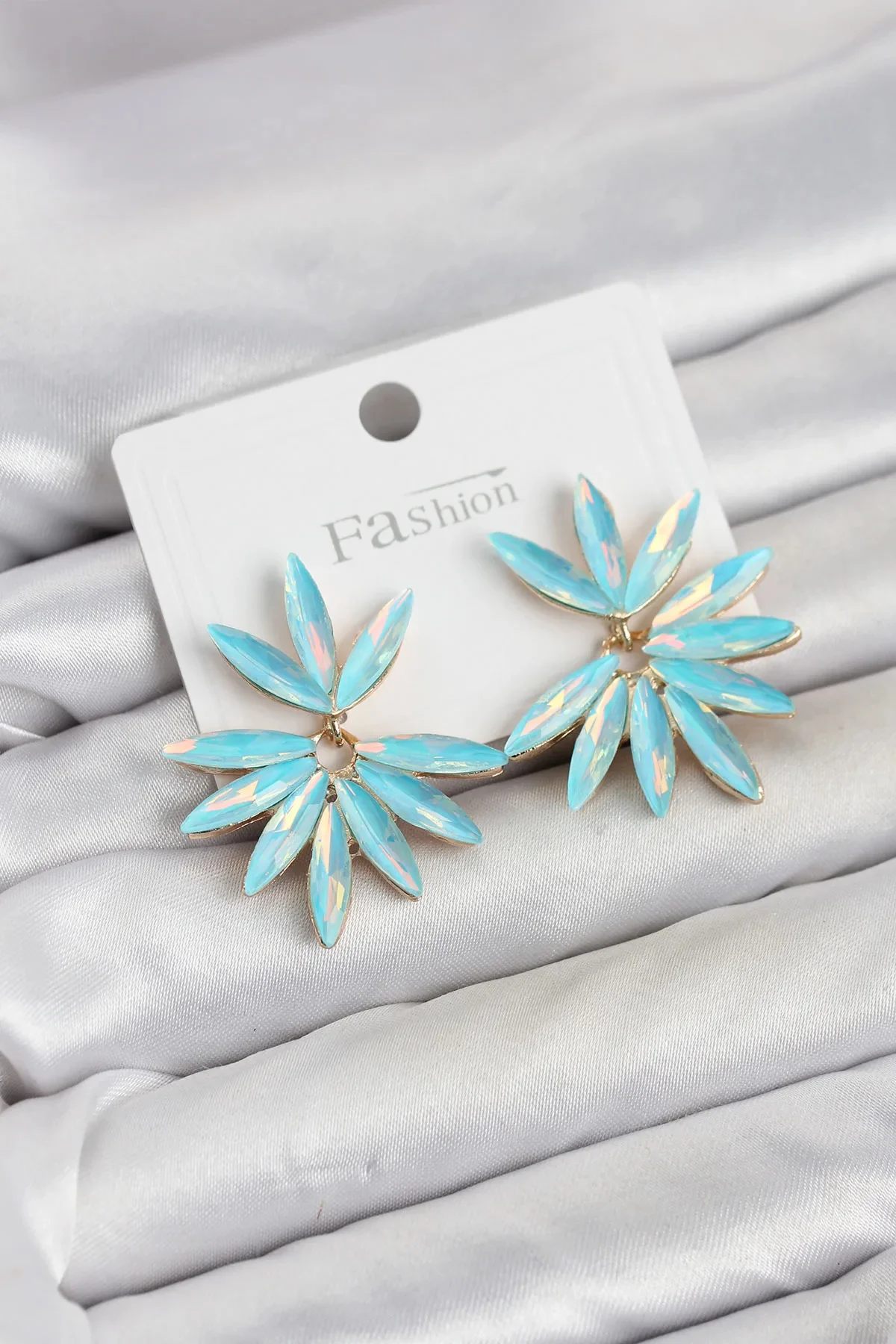 Buz Mavisi Renk Kristal Taşlı Lotus Model Kadın Küpe