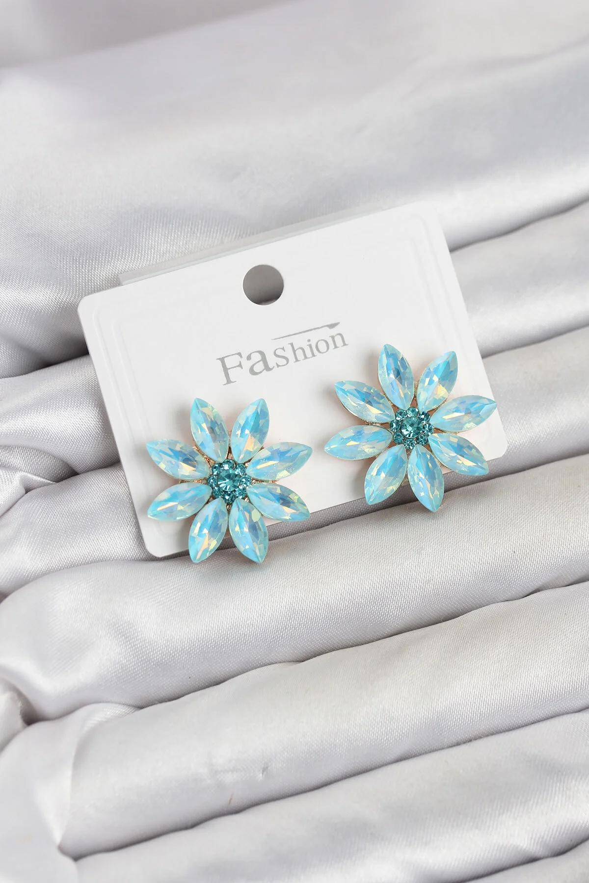 Buz Mavisi Renk Kristal Taşlı Lotus Çiçek Model Kadın Küpe