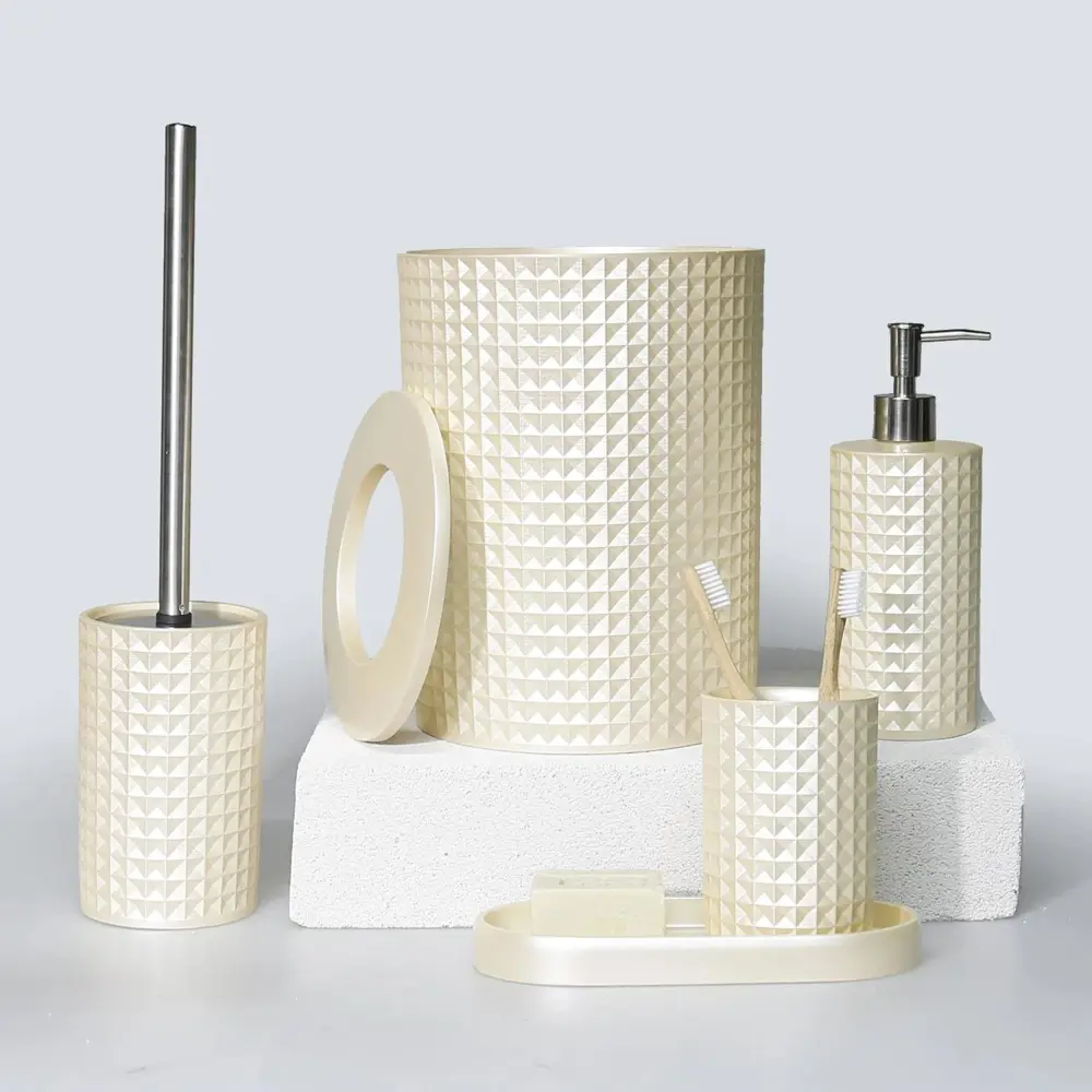 By Selim Neptune İnci 5 Parça Polyester Banyo Seti By Selim Neptune İnci 5 Parça Polyester Banyo Seti