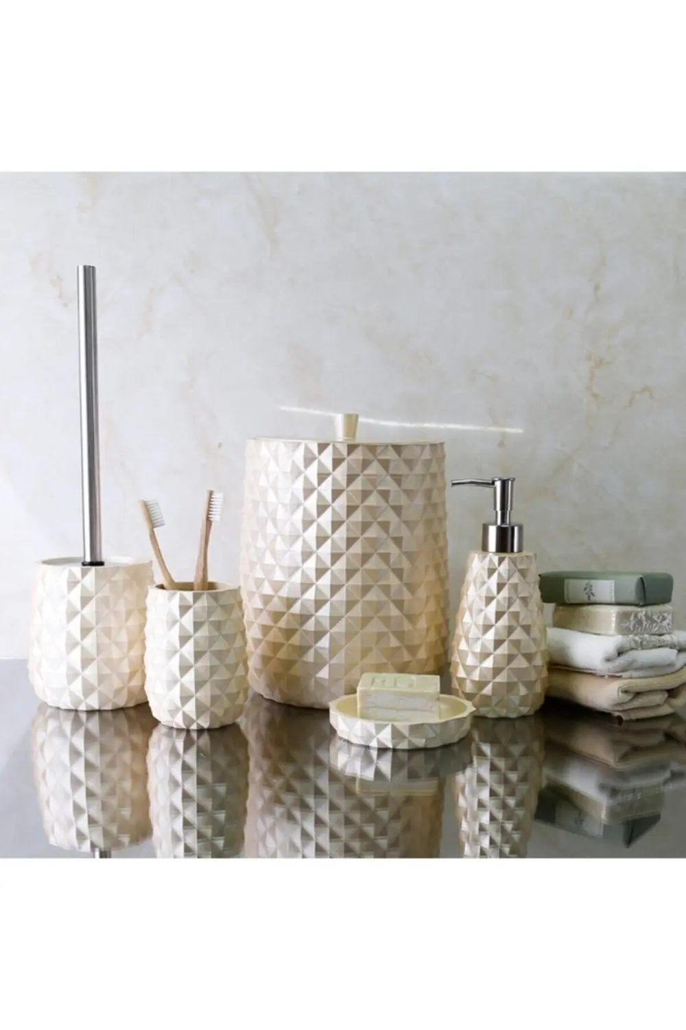 By Selim Piramit İnci 5 Parça Polyester Banyo Seti By Selim Piramit İnci 5 Parça Polyester Banyo Seti