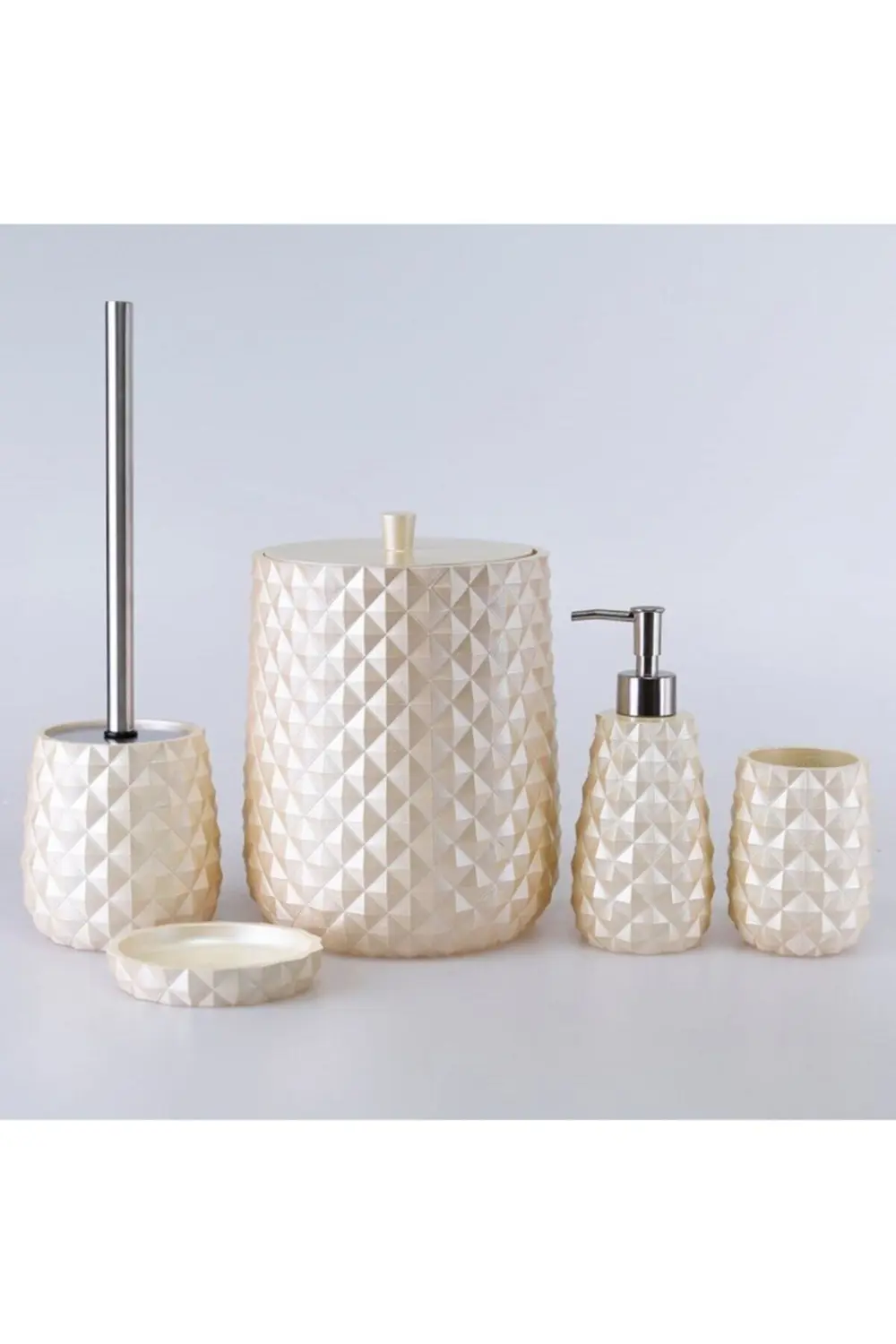By Selim Piramit İnci 5 Parça Polyester Banyo Seti By Selim Piramit İnci 5 Parça Polyester Banyo Seti
