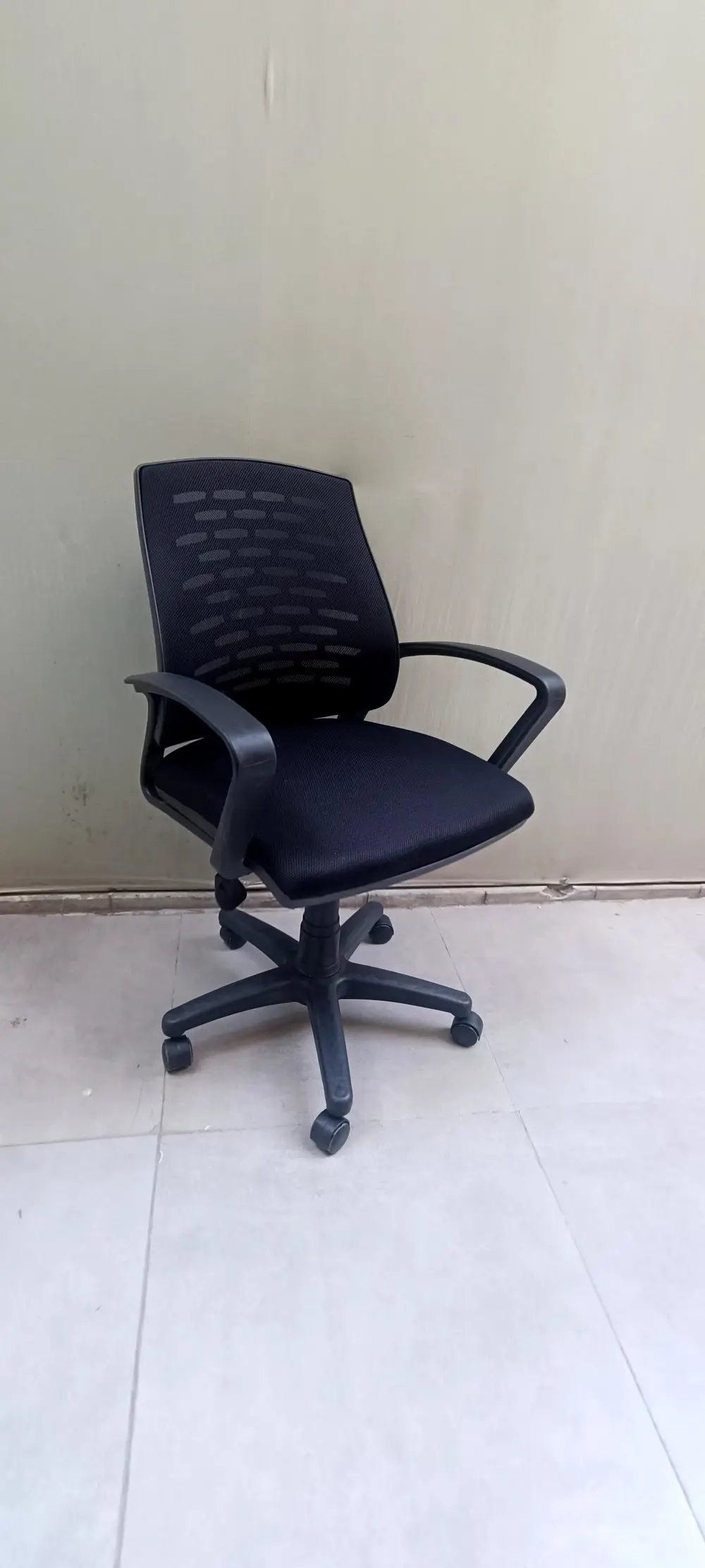 Çalışma İTFY Koltuk 90162 Geniş Oturum Kolçaklı Amortisör Tekerle Çalışma İTFY Koltuk 90162 Geniş Oturum Kolçaklı Amortisör Tekerle