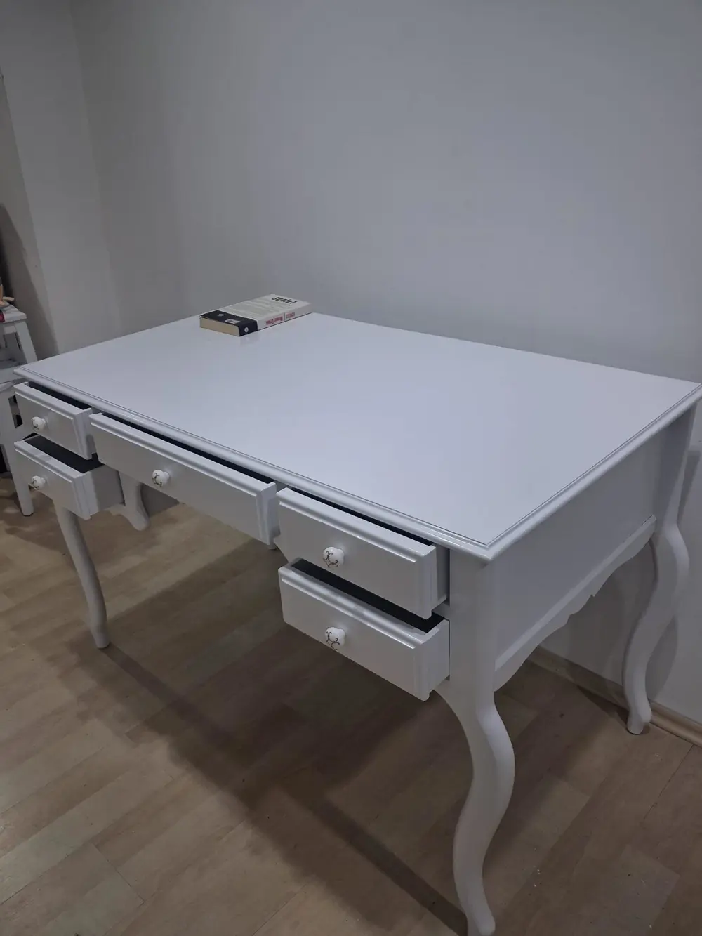 Çalışma Masa ADN 90595 Parlak Lake 5 Çekmeceli Porselen Kulplar L