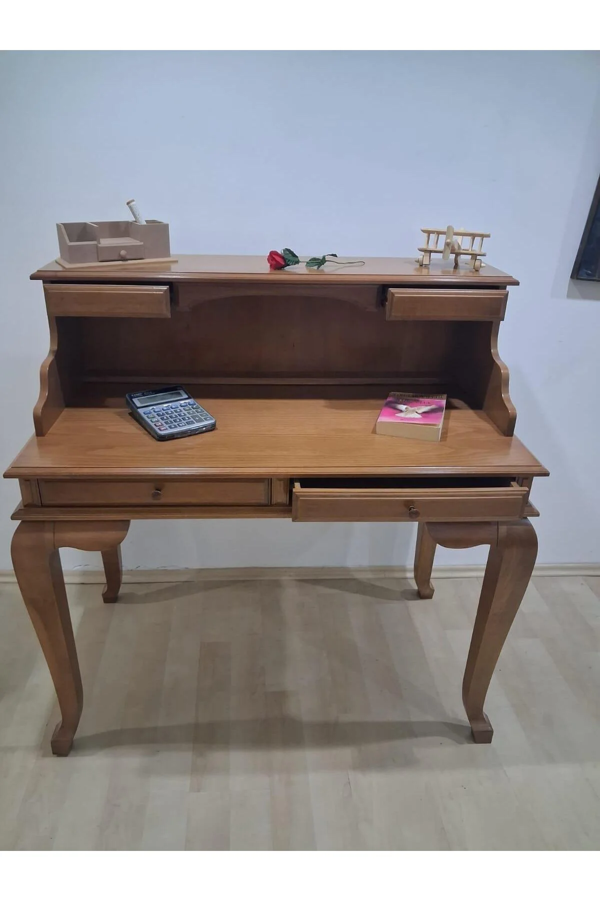 Çalışma Masa İlhm 90633 Model Klasik Takım Lüks Klasik Ahşap Ceviz Renk El Yapım Çalışma Masa İlhm 90633 Model Klasik Takım Lüks Klasik Ahşap Ceviz Renk El Yapım - Görsel 3