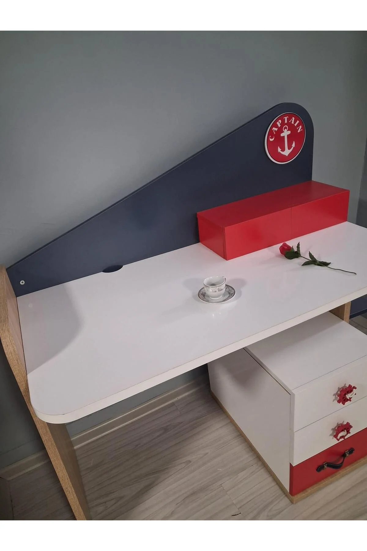 Çalışma Masa Kaptan 90647 Gri Kırmızı Renk Uyumu 1. Sınıf Suntalam Demonte Çalışma Masa Kaptan 90647 Gri Kırmızı Renk Uyumu 1. Sınıf Suntalam Demonte - Görsel 7