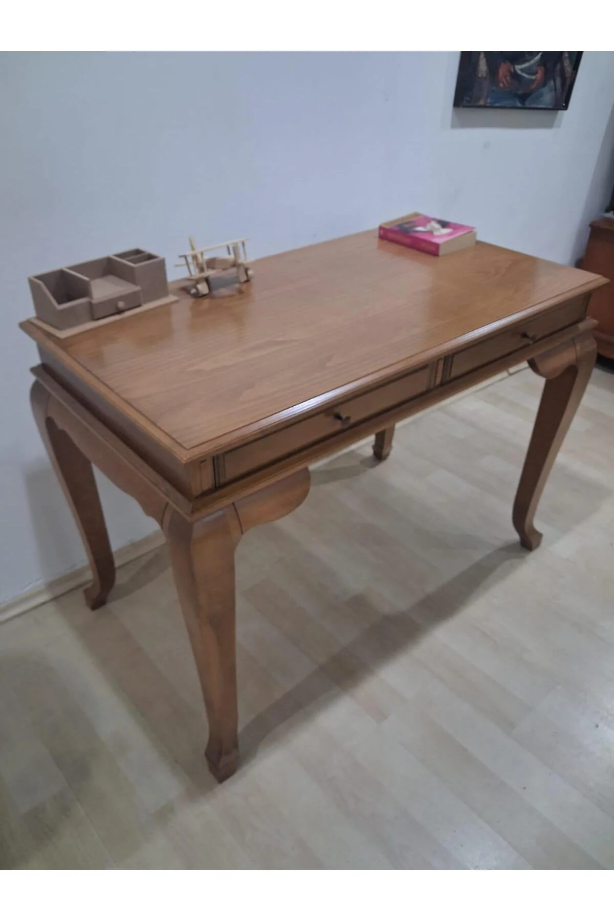 Çalışma Masa Klasik Alt İlhm 90631 Model Lüks Klasik Ahşap Ceviz Renk El Yapım Çalışma Masa Klasik Alt İlhm 90631 Model Lüks Klasik Ahşap Ceviz Renk El Yapım - Görsel 3