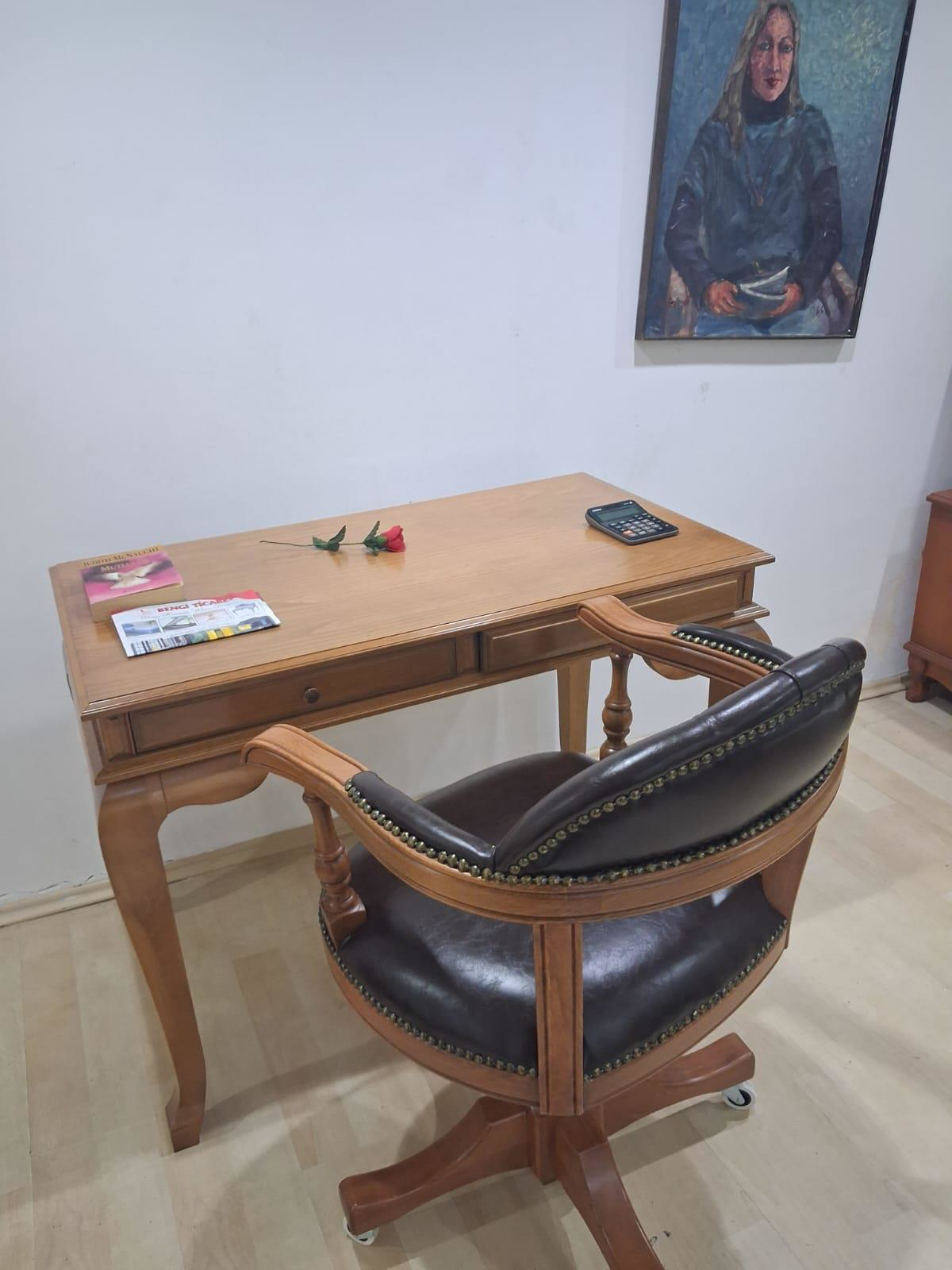 Çalışma Masa Klasik Alt İlhm 90632 Döner Sandalye Lüks Klasik Cev