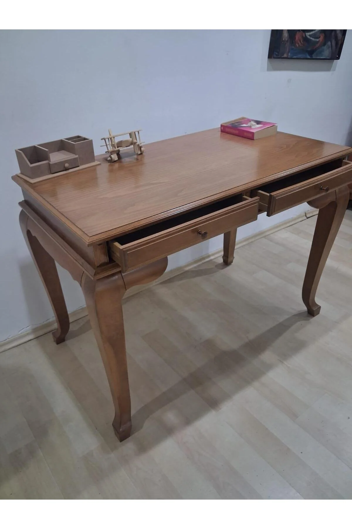 Çalışma Masa Klasik Alt İlhm 90631 Model Lüks Klasik Ahşap Ceviz Renk El Yapım Çalışma Masa Klasik Alt İlhm 90631 Model Lüks Klasik Ahşap Ceviz Renk El Yapım - Görsel 8