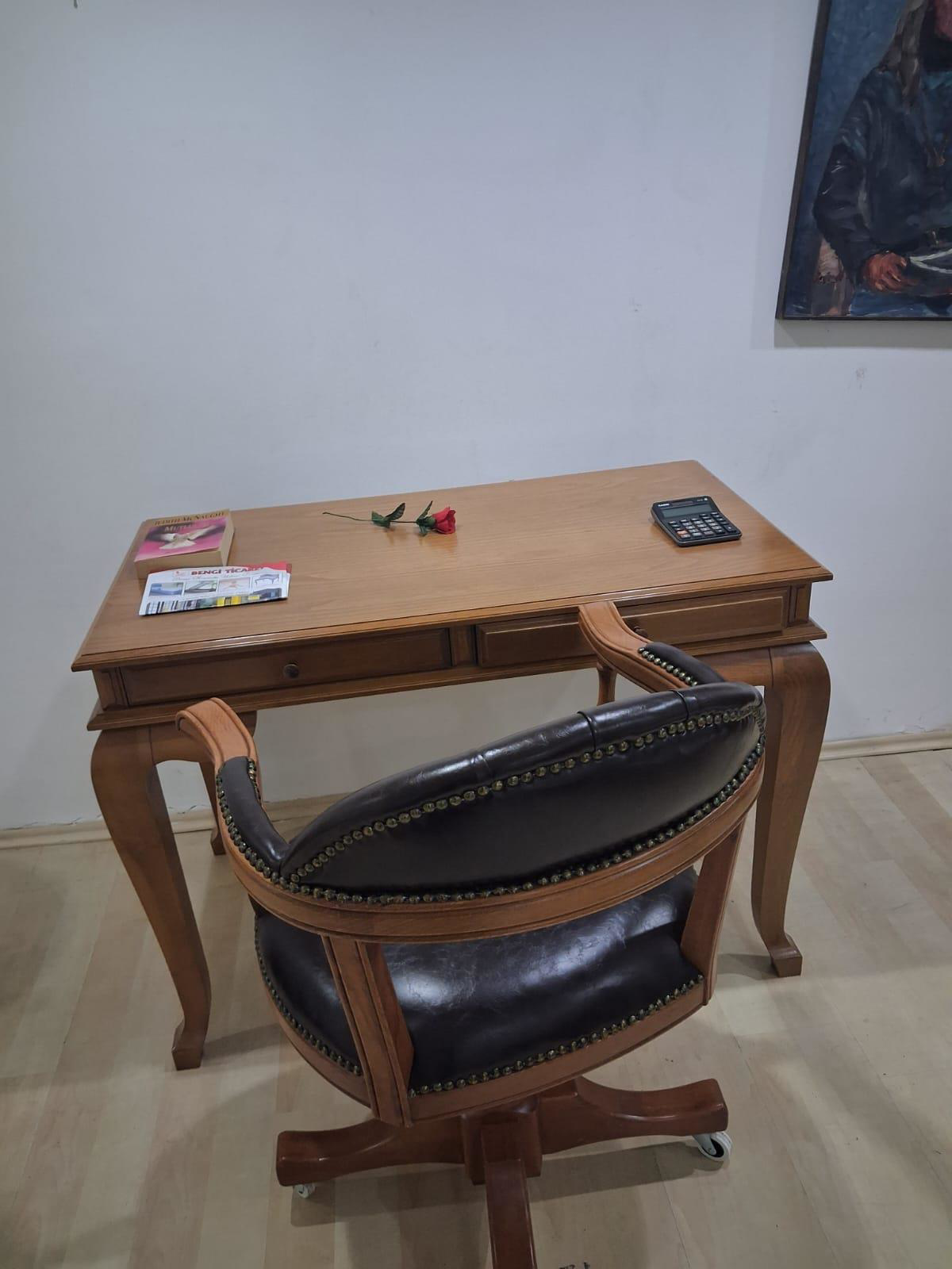 Çalışma Masa Klasik Alt İlhm 90632 Döner Sandalye Lüks Klasik Cev