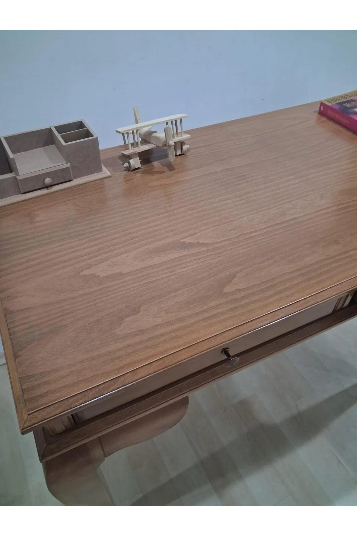 Çalışma Masa Klasik Alt İlhm 90631 Model Lüks Klasik Ahşap Ceviz Renk El Yapım Çalışma Masa Klasik Alt İlhm 90631 Model Lüks Klasik Ahşap Ceviz Renk El Yapım - Görsel 7