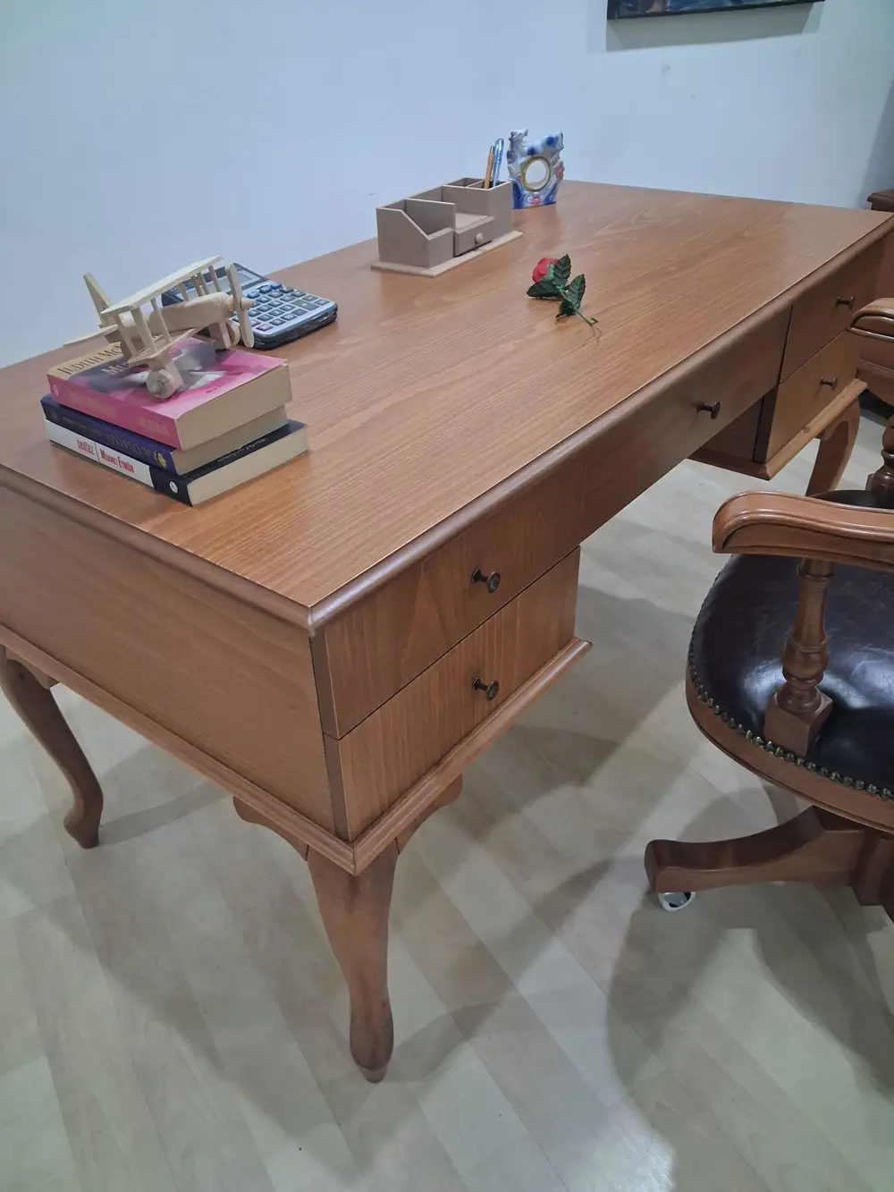 Çalışma Masa ST 90598  Döner Sandalye Lüks Klasik Ceviz Renk Mode