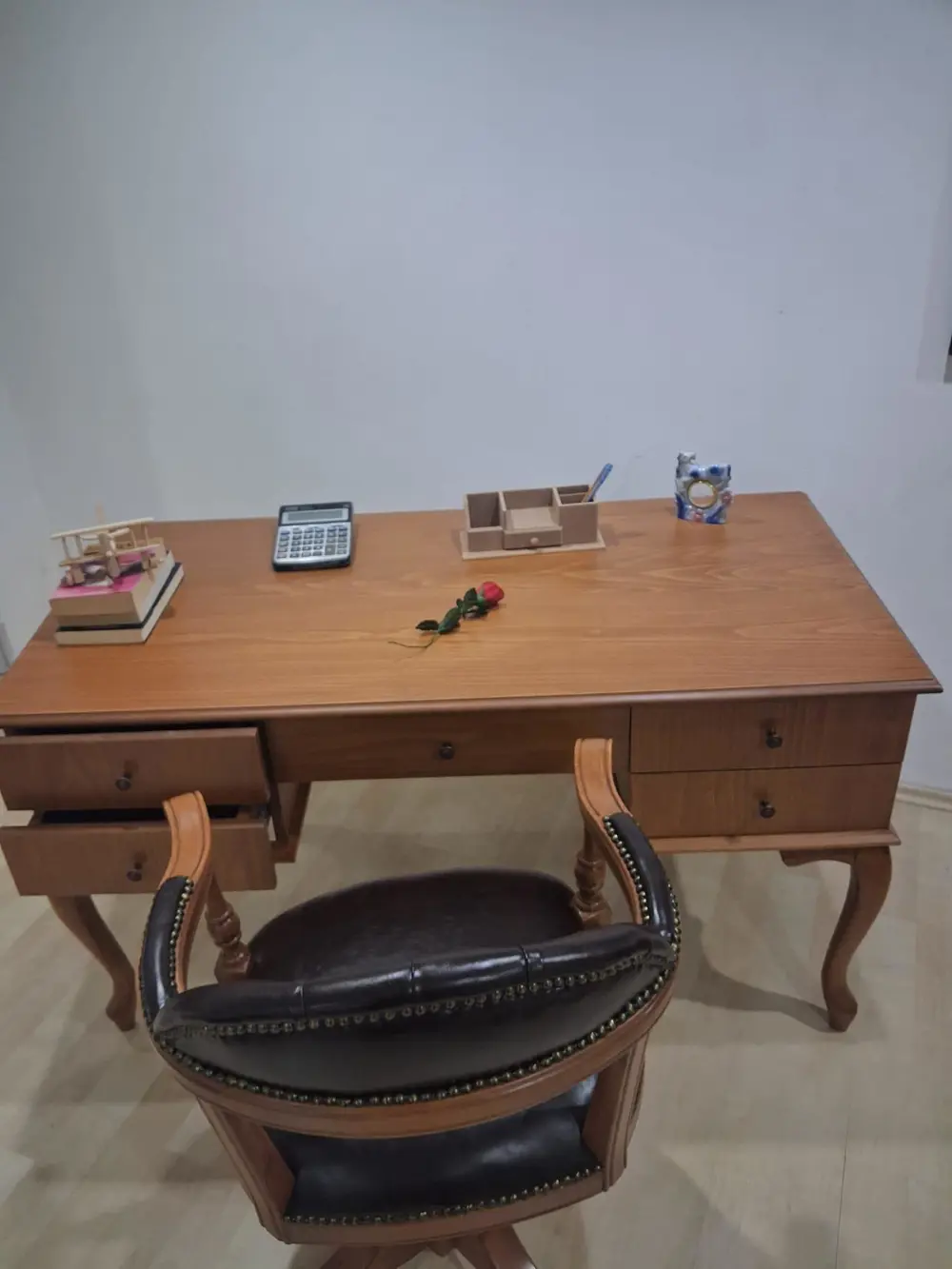 Çalışma Masa ST 90598  Döner Sandalye Lüks Klasik Ceviz Renk Mode