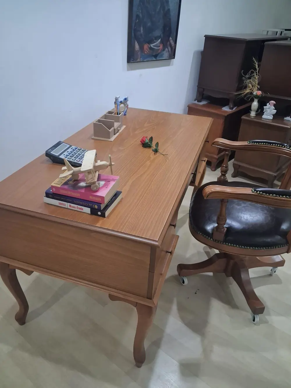 Çalışma Masa ST 90598  Döner Sandalye Lüks Klasik Ceviz Renk Mode