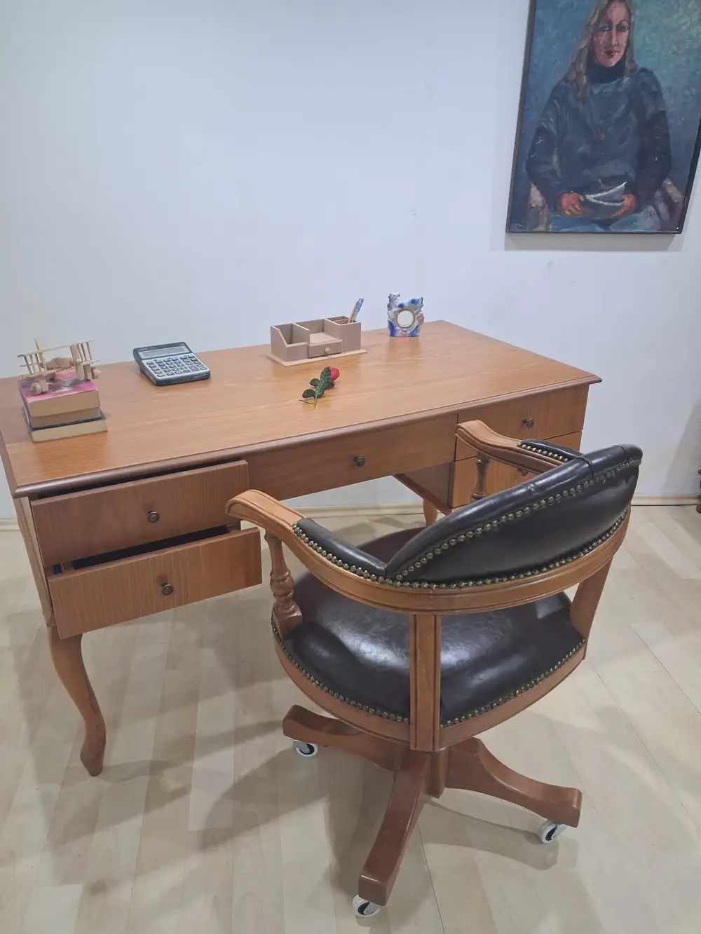 Çalışma Masa ST 90598  Döner Sandalye Lüks Klasik Ceviz Renk Mode