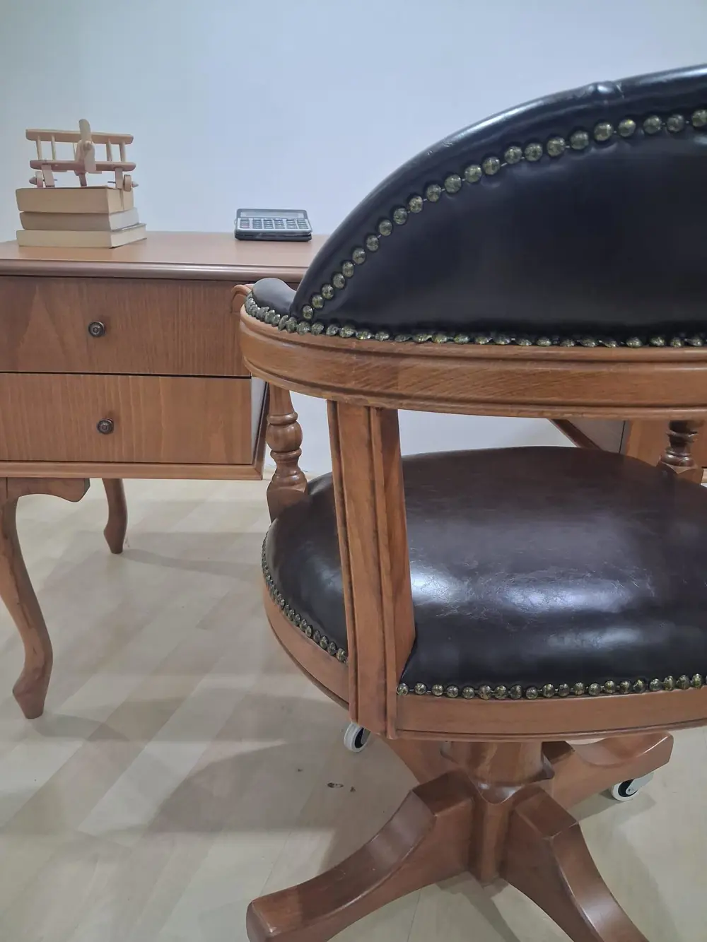 Çalışma Masa ST 90598  Döner Sandalye Lüks Klasik Ceviz Renk Mode