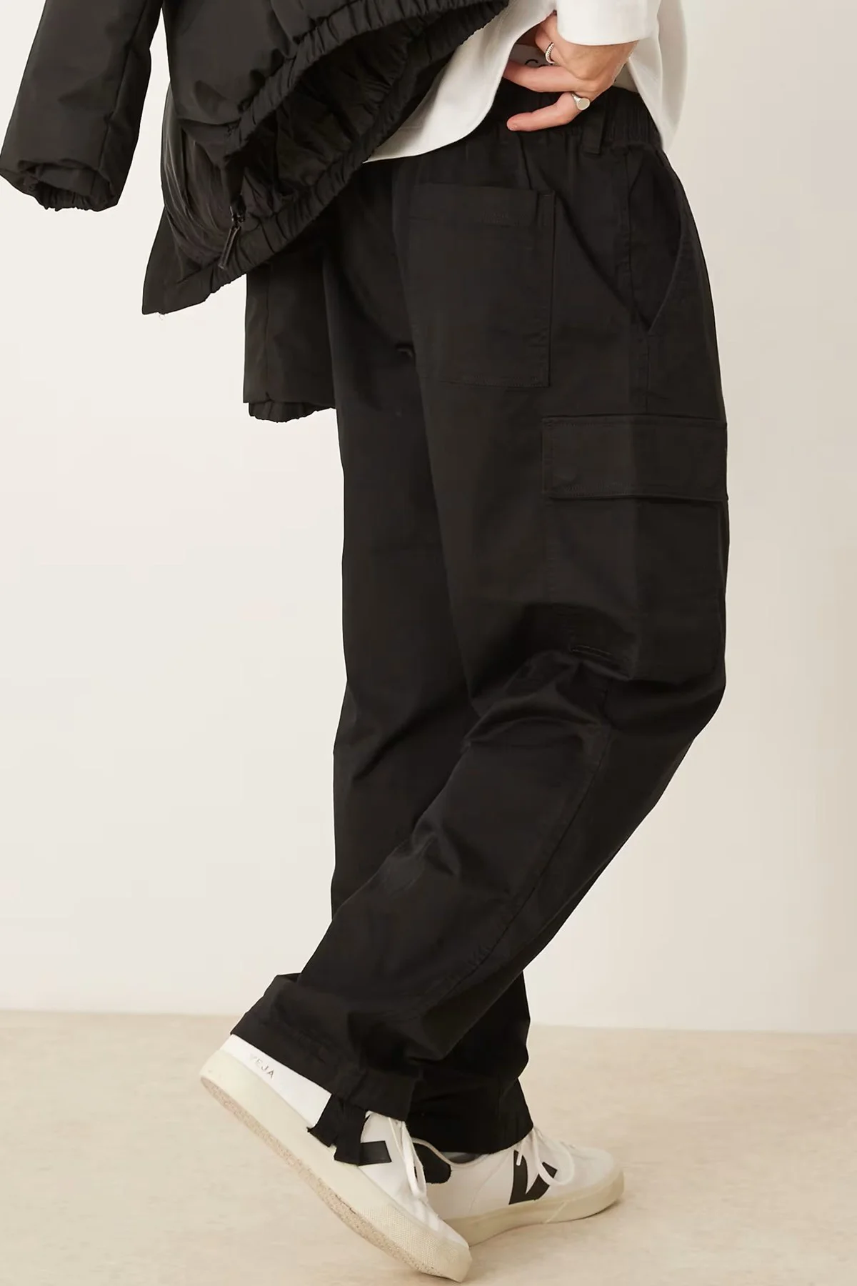 Calvin Klein Straight Leg Cargo Trousers Erkek Bol Kesim Kargo Cepli Eşofman Altı Siyah Calvin Klein Straight Leg Cargo Trousers Erkek Bol Kesim Kargo Cepli Eşofman Altı Siyah
