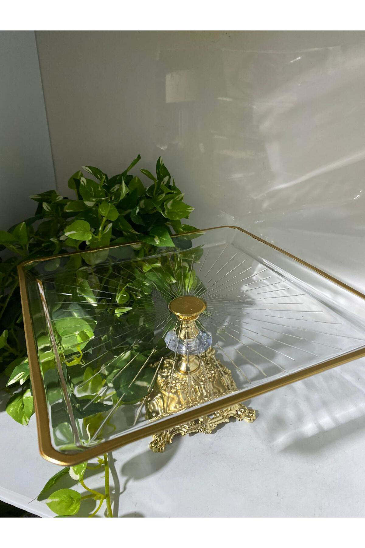 Elif Aksesuar Cam Ayaklı Sunum Tabağı Kare
