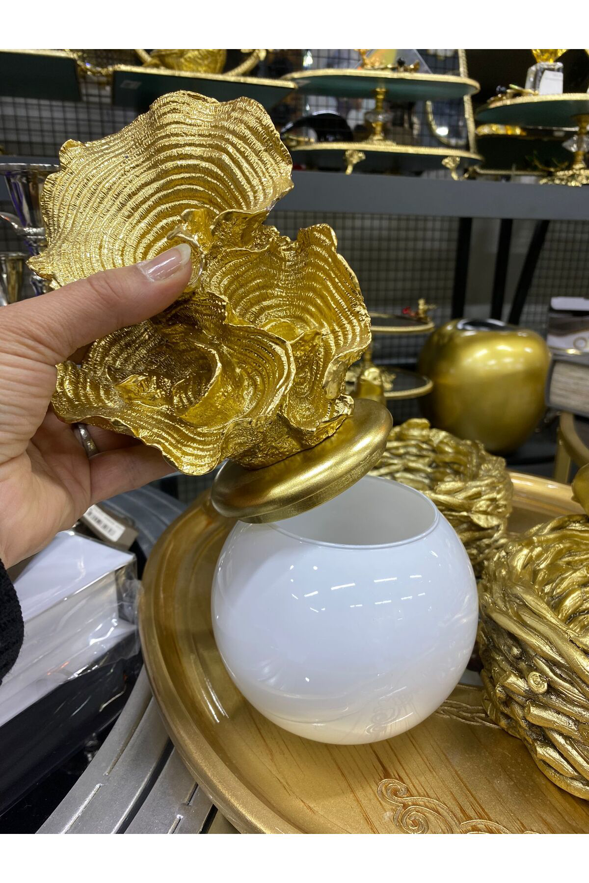 Cam Fanuslu Beyaz Gold  Mercan Dekor 25,5cm