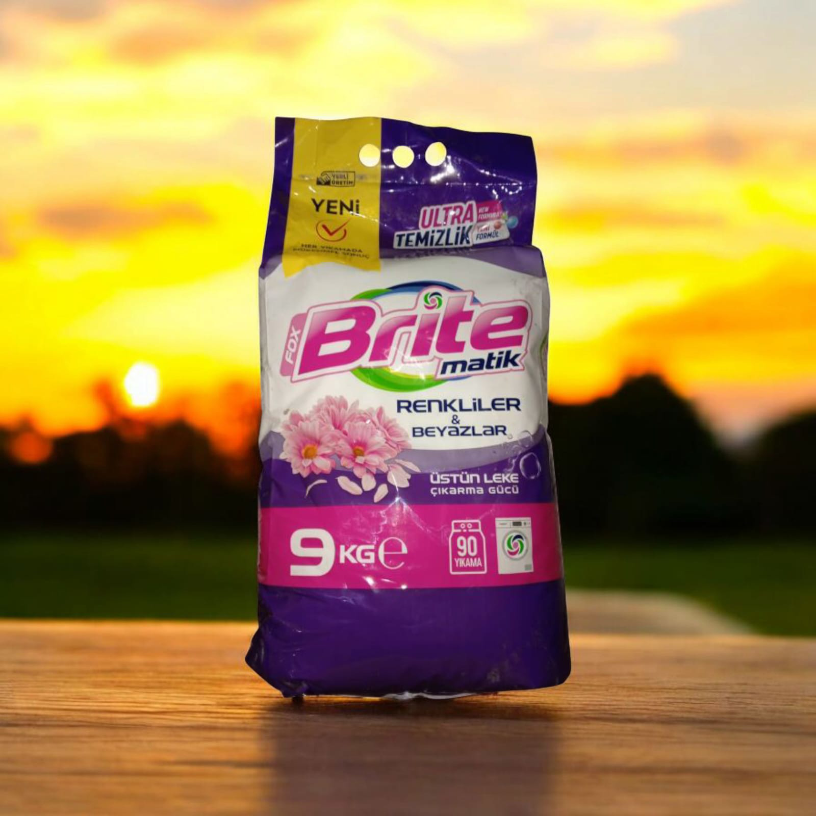 ÇAMAŞIR DETERJANI BRİTE 9 KG RENKLİLER VE BEYAZLAR İÇİN 