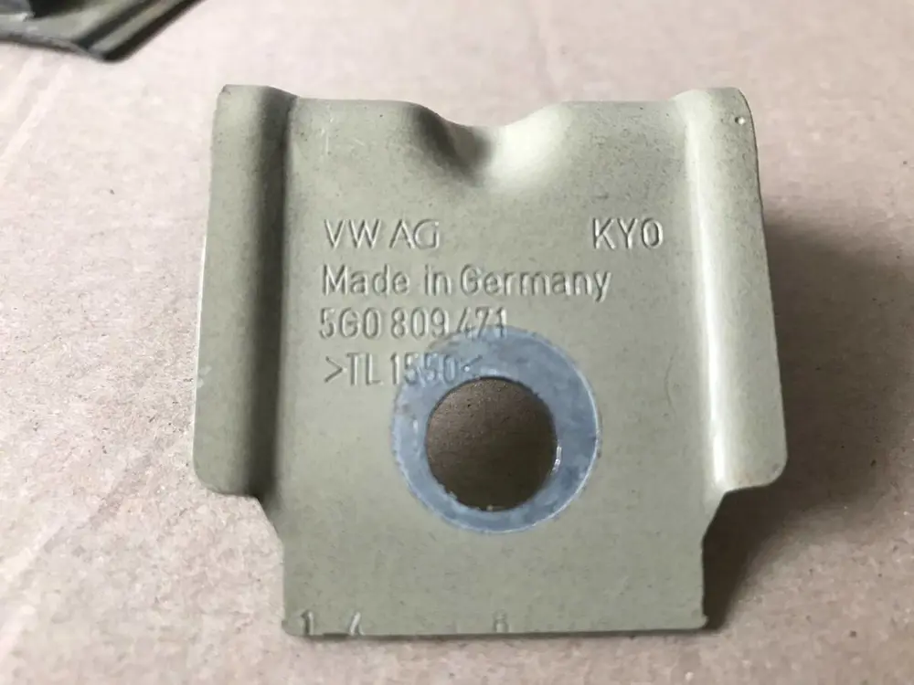 Çamurluk Bağlantı Sacı (VW Orjinal)(5G0809471)(VW Golf 7)
