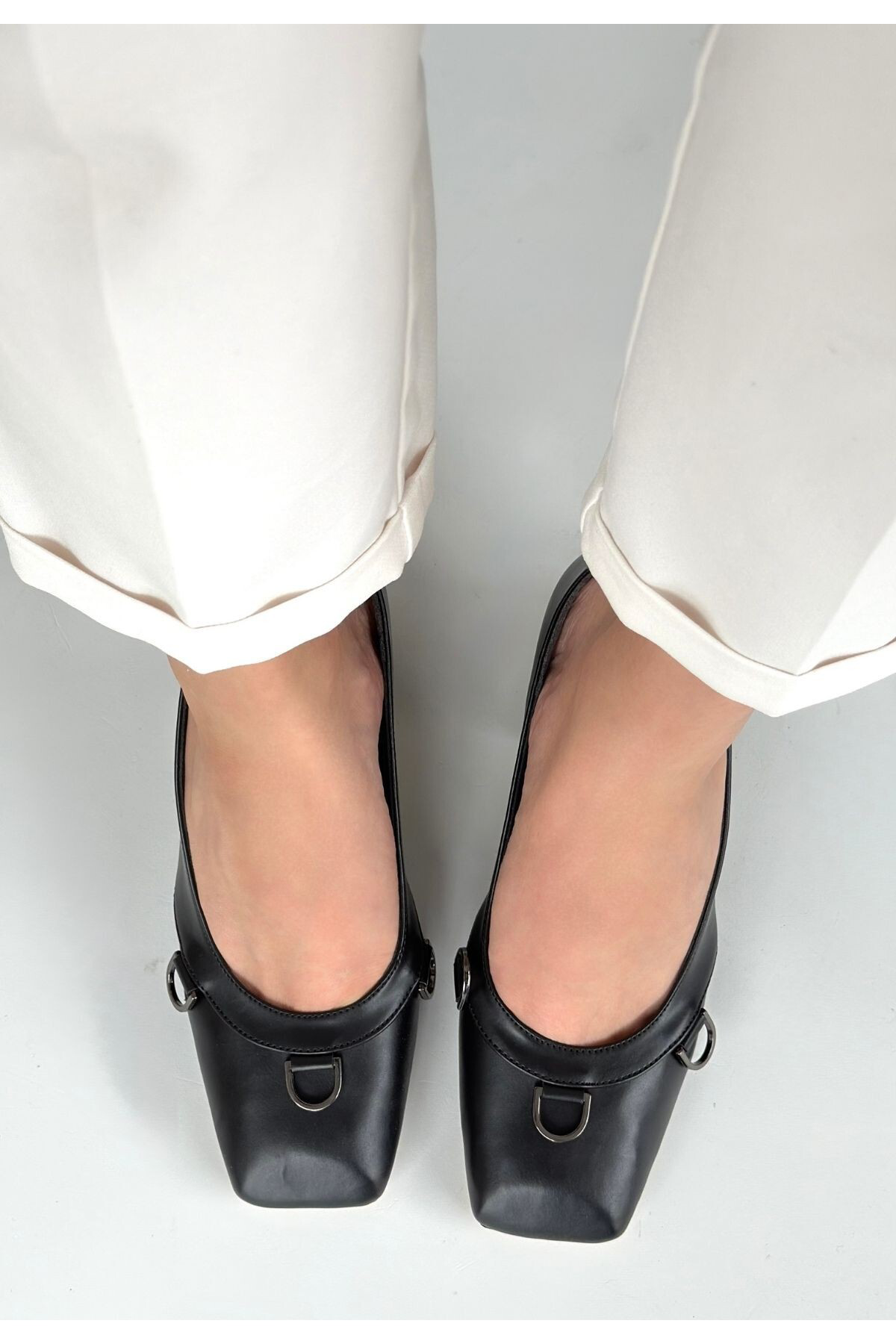 Cande Siyah Cilt Topuklu Ayakkabı - Lisinya