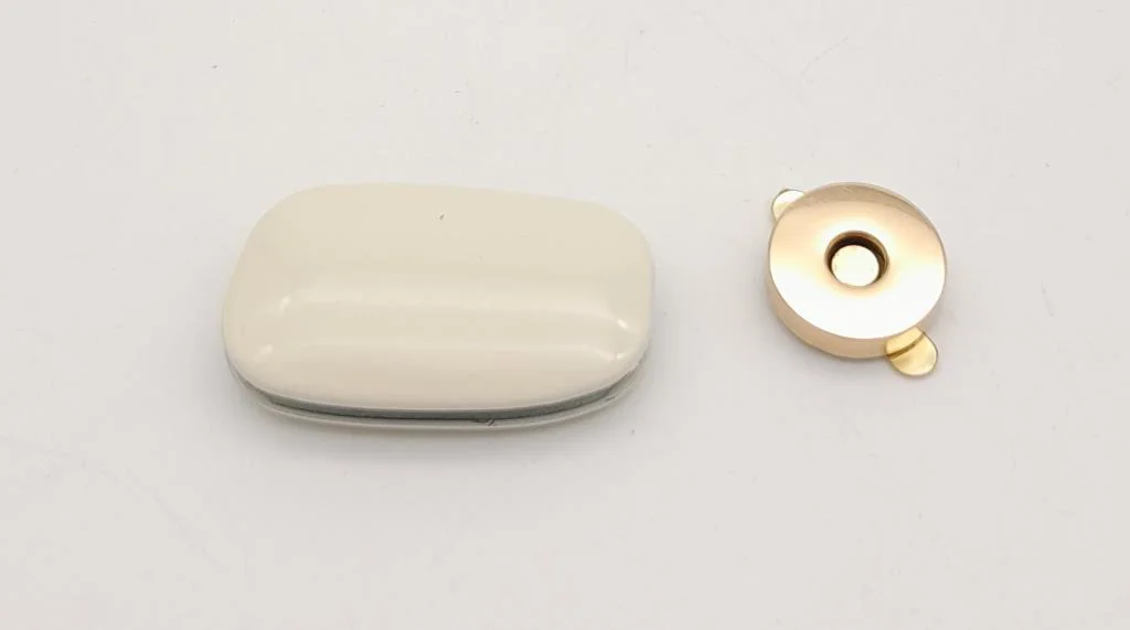 Çanta Aksesuar Krem Renkli Light Gold Mıknatıslı Kilit