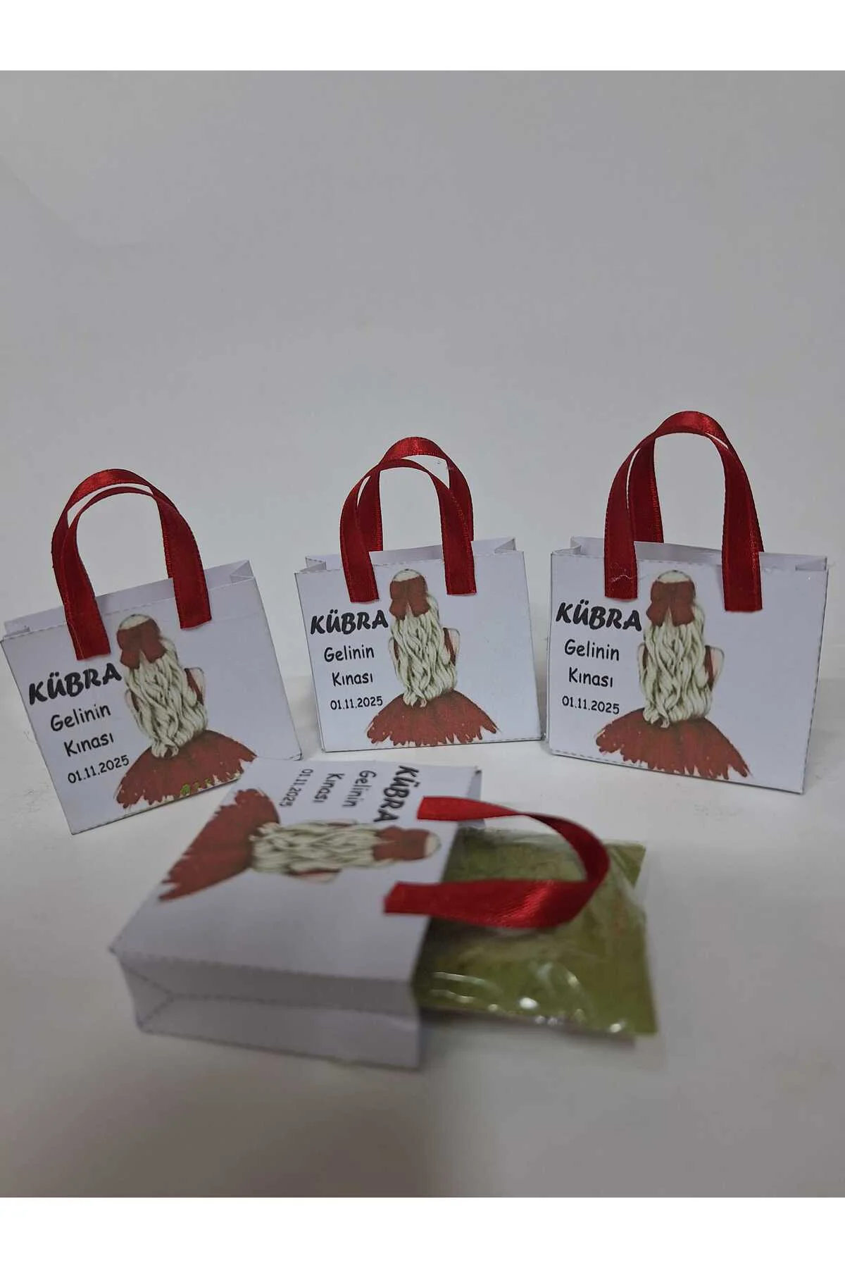 ÇANTALI ÖZEL TASARIM PAKETLENMİŞ DAĞITMALIK KINA 30 LU (5*5 cm)