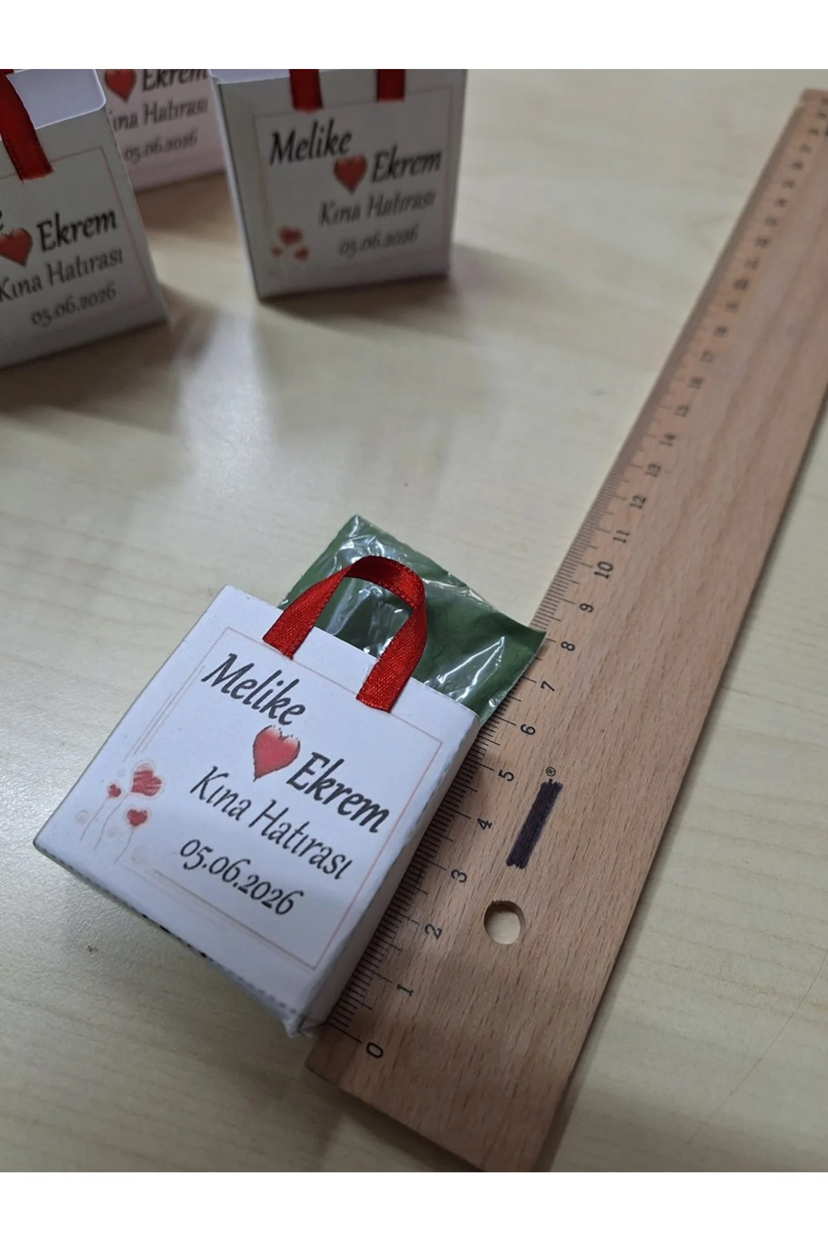 ÇANTALI ÖZEL TASARIM PAKETLENMİŞ DAĞITMALIK KALPLİ KINA 30 LU