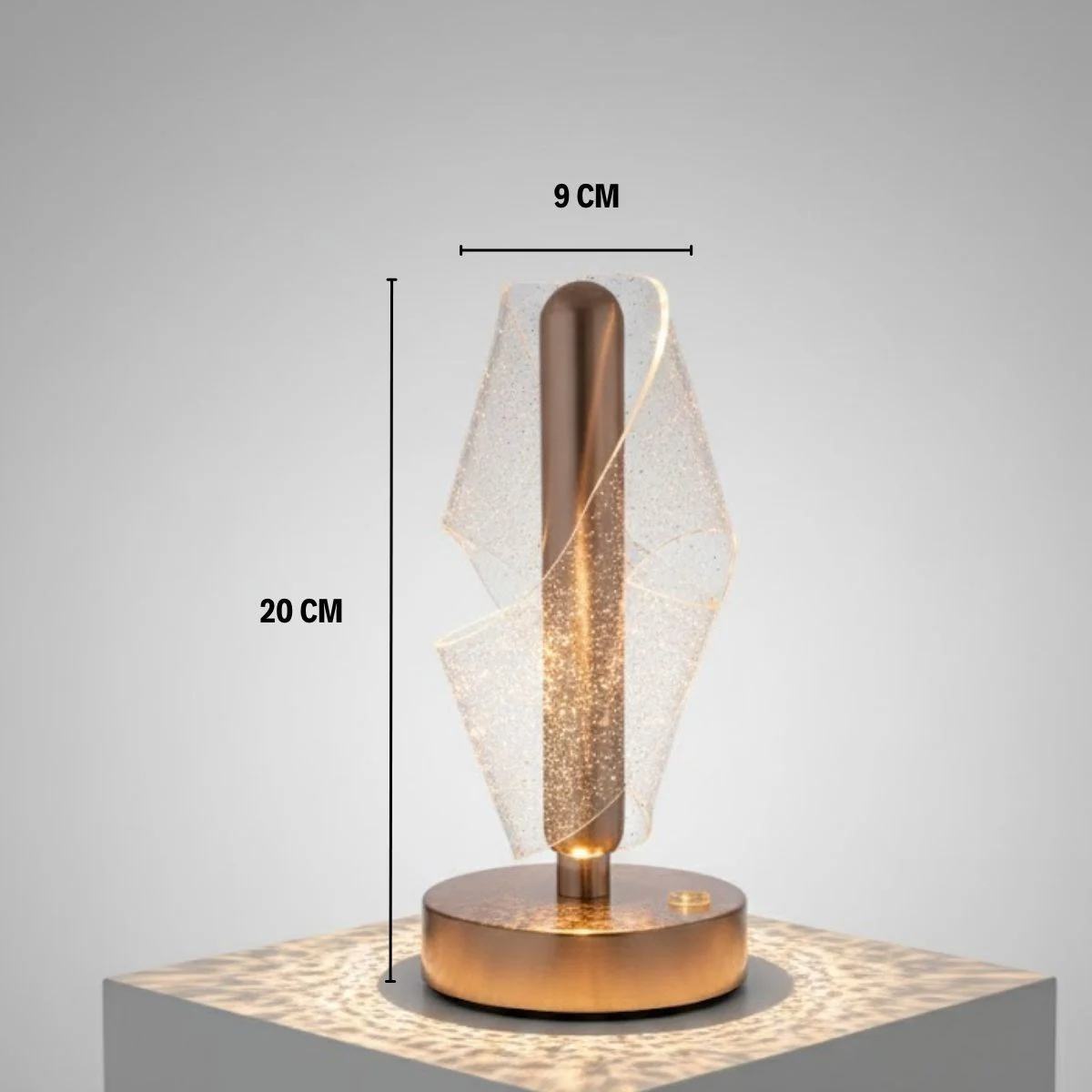 Çapraz Kavisli Ters Kristal Simli LED Masa Lambası – Gold Gövdeli, Dokunmatik, 3 Kademe Işık Ayarlı Şarjlı Dekoratif Lamba Çapraz Kavisli Ters Kristal Simli LED Masa Lambası – Gold Gövdeli, Dokunmatik, 3 Kademe Işık Ayarlı Şarjlı Dekoratif Lamba Fiyatı, Yorumları ve Özellikleri