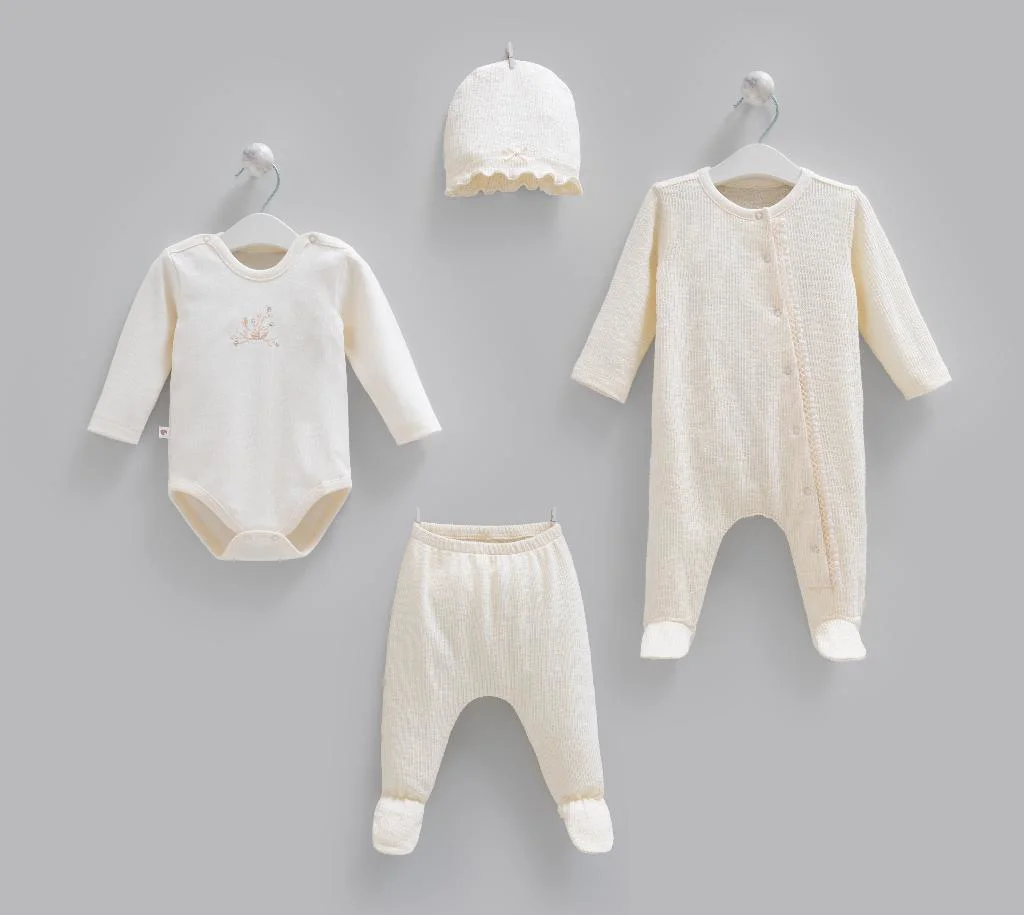 Caramell %100 Pamuk Fashion Girl Body ve Pantolon 4'lü set 50-62 cm 0-3 Ay Ekru CRML.EKR.BPK2264