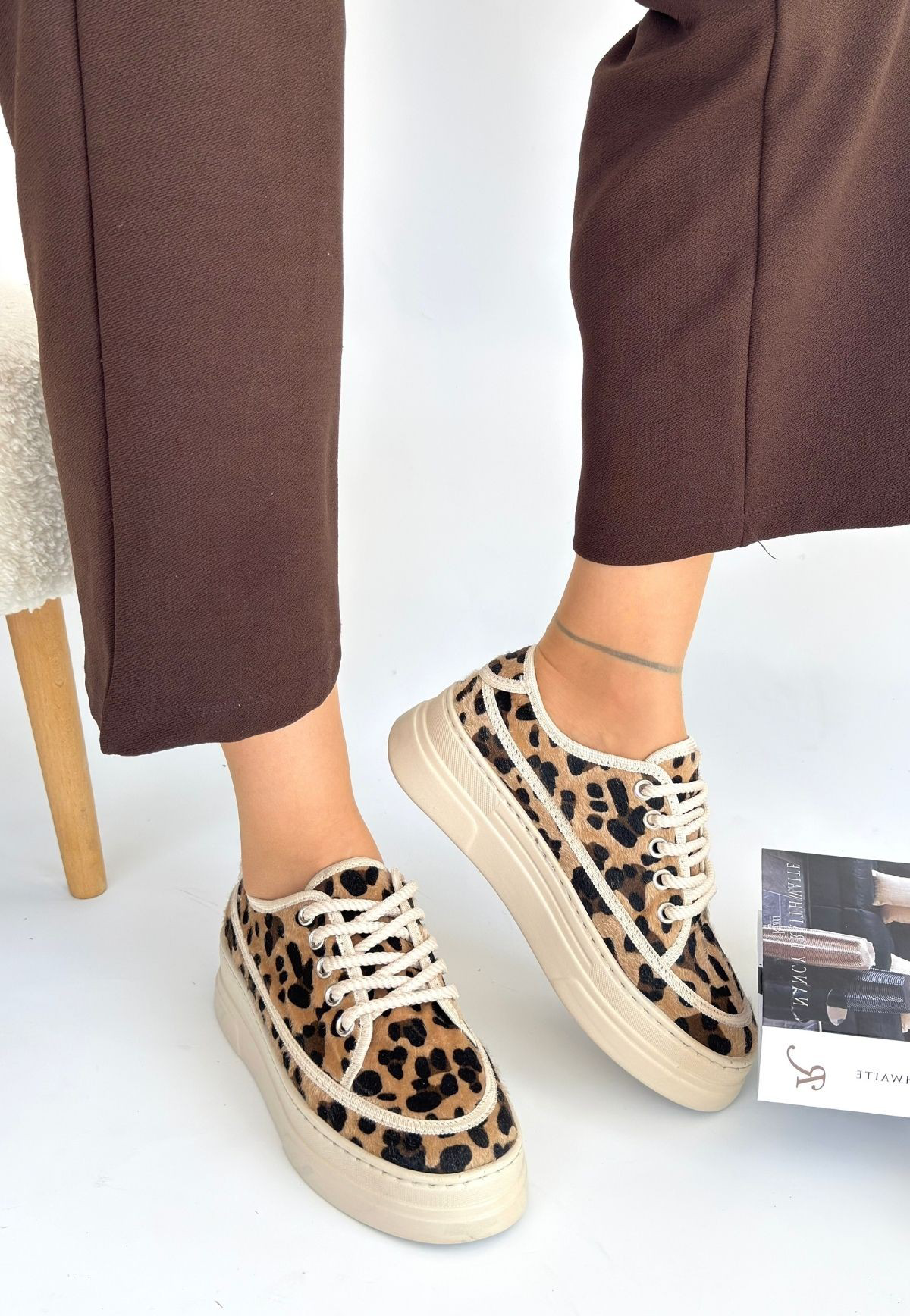 Carin Leopar Süet Bağcıklı Spor Ayakkabı Carin Leopar Süet Bağcıklı Spor Ayakkabı