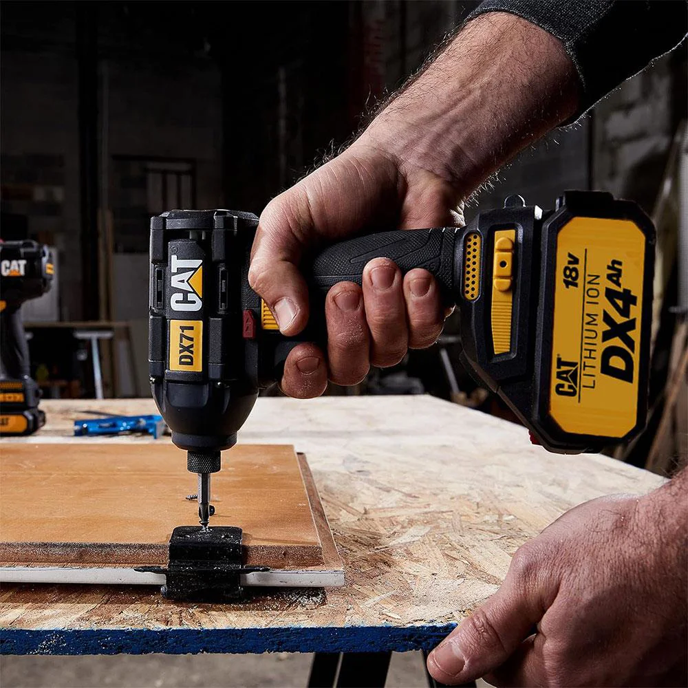 CAT DX71.2 18Volt 4.0Ah Li-ion Çift Akülü 215Nm Kömürsüz Profesyonel Şarjlı Darbeli Tornavida CAT DX71.2 18Volt 4.0Ah Li-ion Çift Akülü 215Nm Kömürsüz Profesyonel Şarjlı Darbeli Tornavida