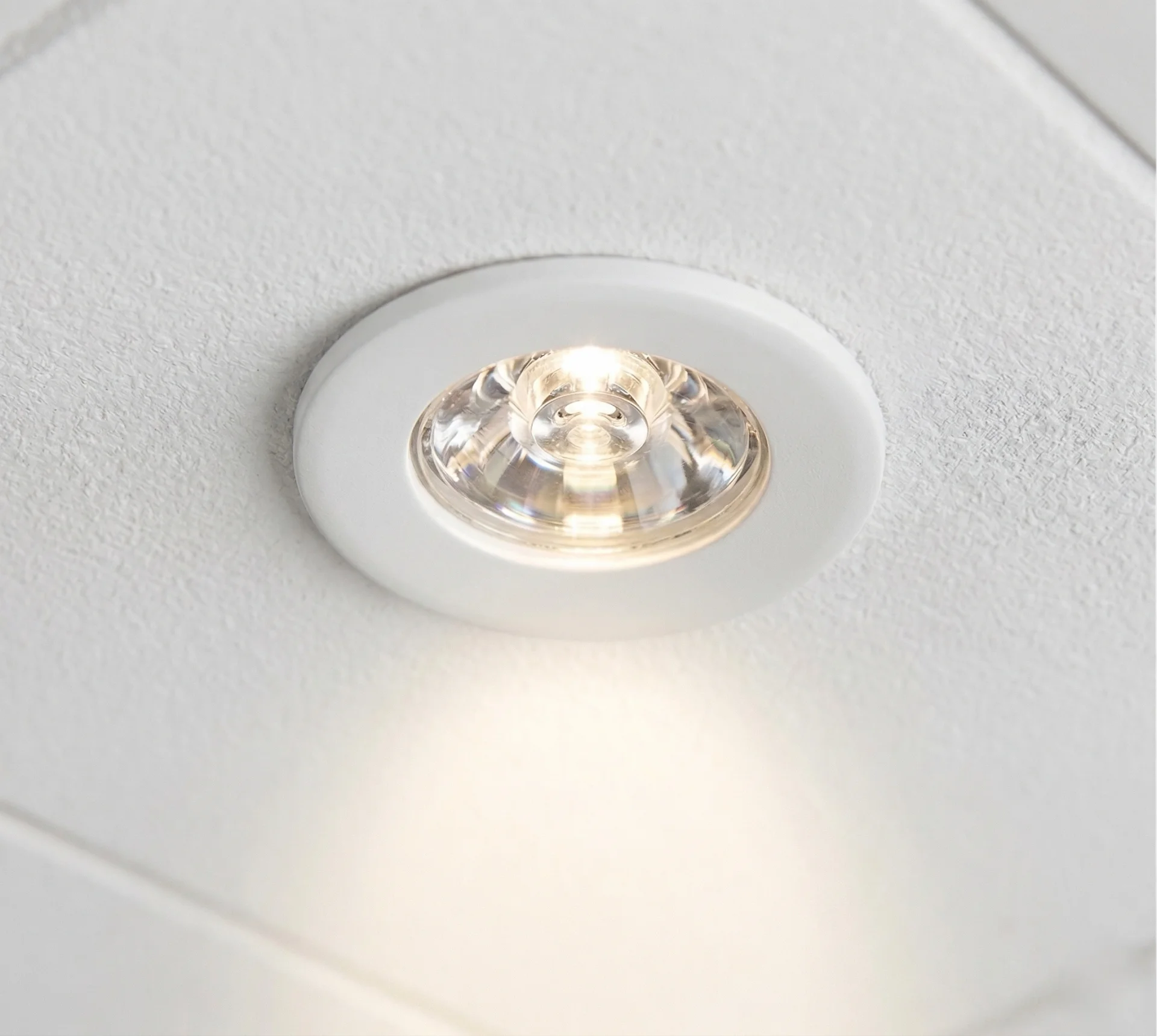 CATA CT 5270 1.5 W Yıldız Led Spot Beyaz Kasa 3200K Gün Işığı