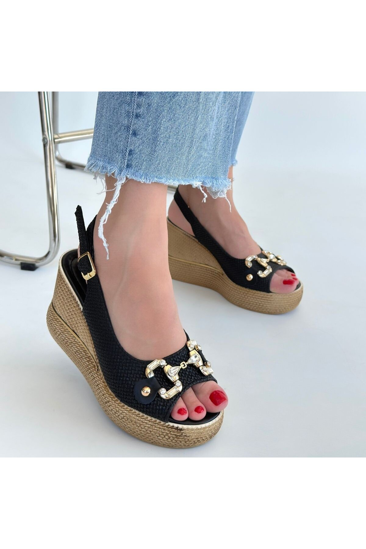 Erbilden Caver Siyah Cilt Dolgu Topuk Sandalet