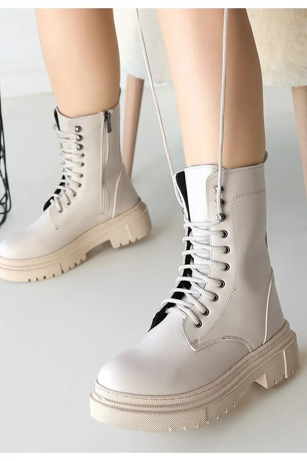 Kanonik Education Caxa Bej Cilt Bağcıklı Bot