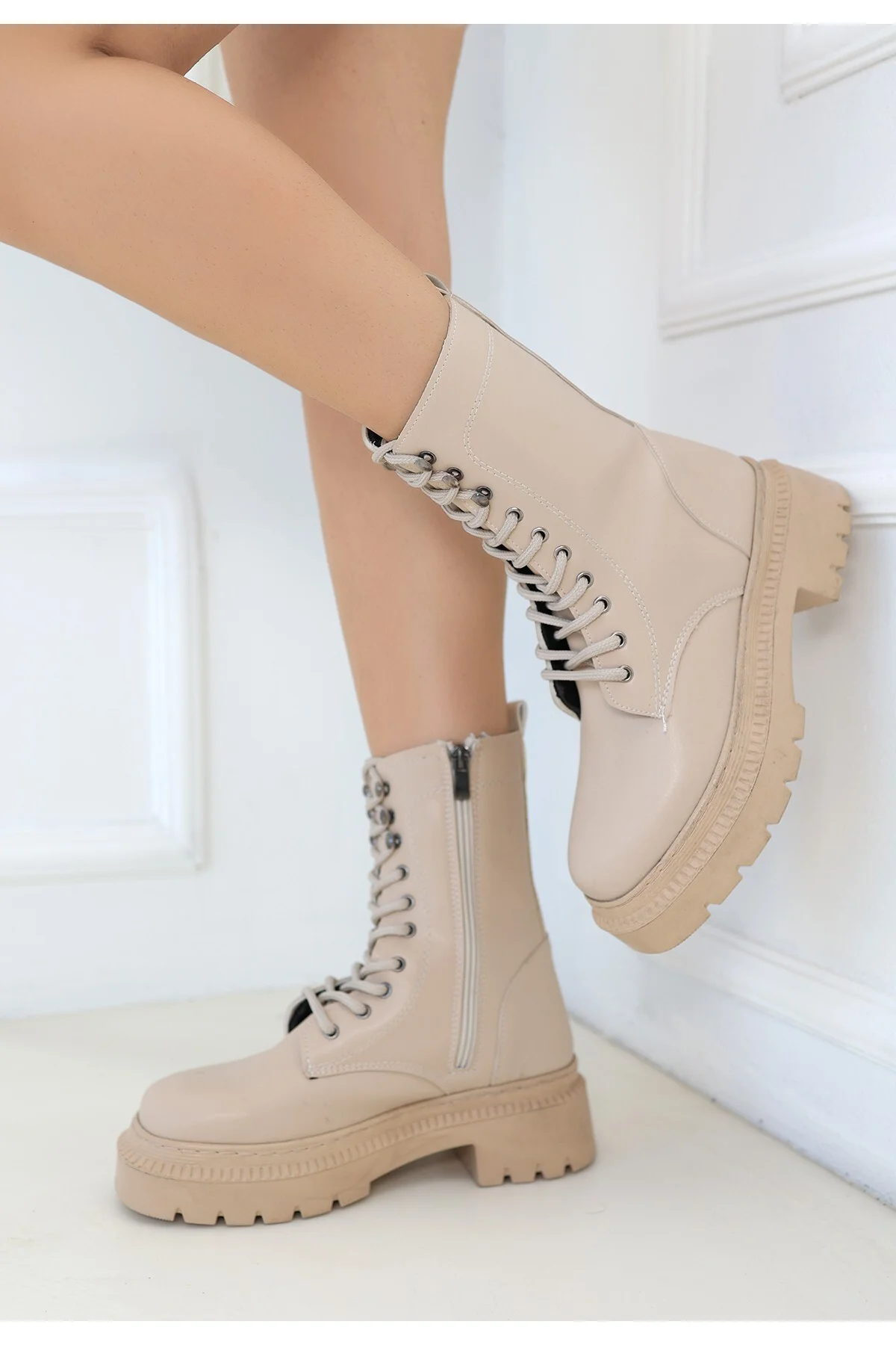 Caxa Nude Cilt Bağcıklı Bot - Lisinya