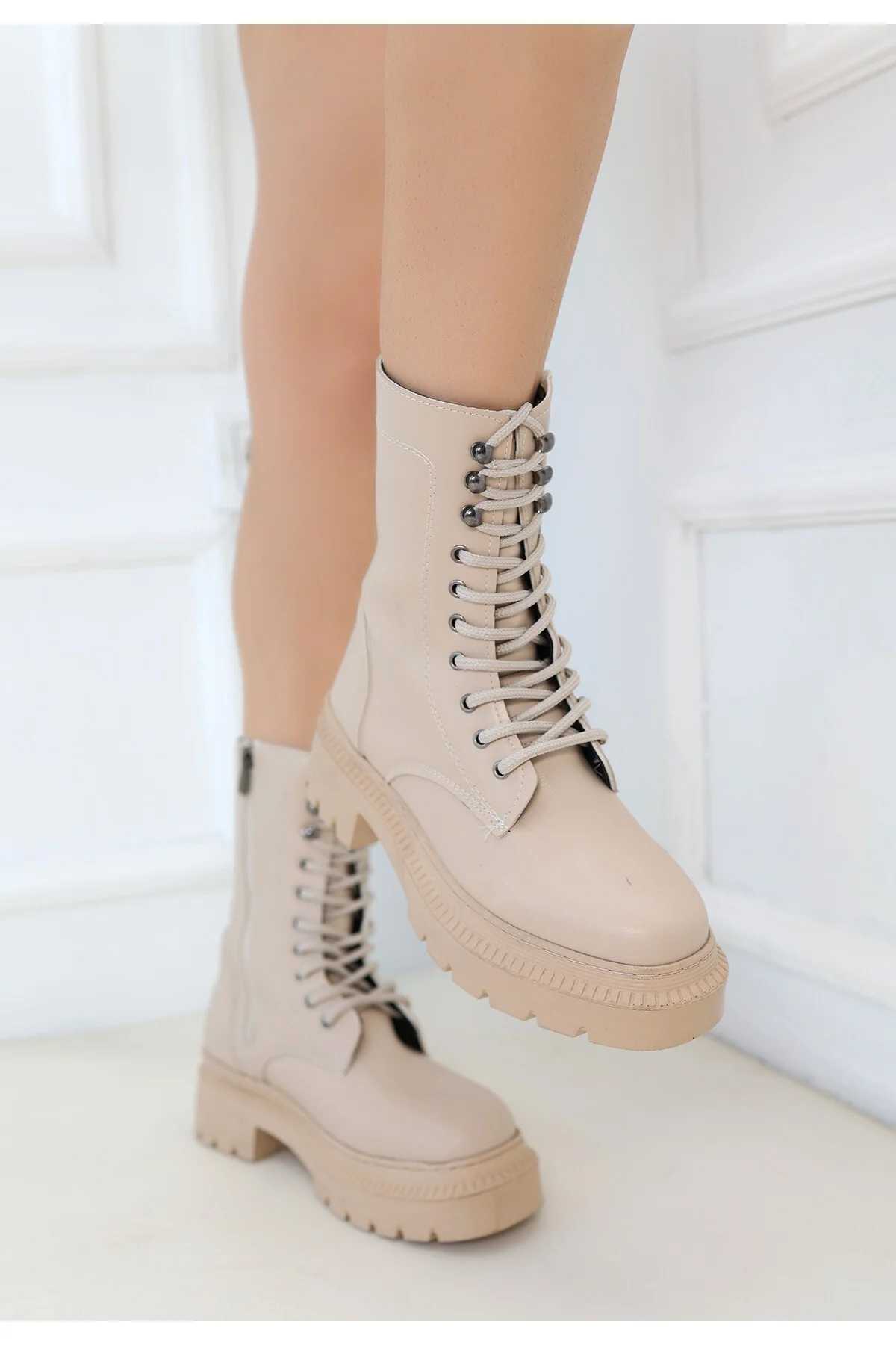 Caxa Nude Cilt Bağcıklı Bot - Lisinya