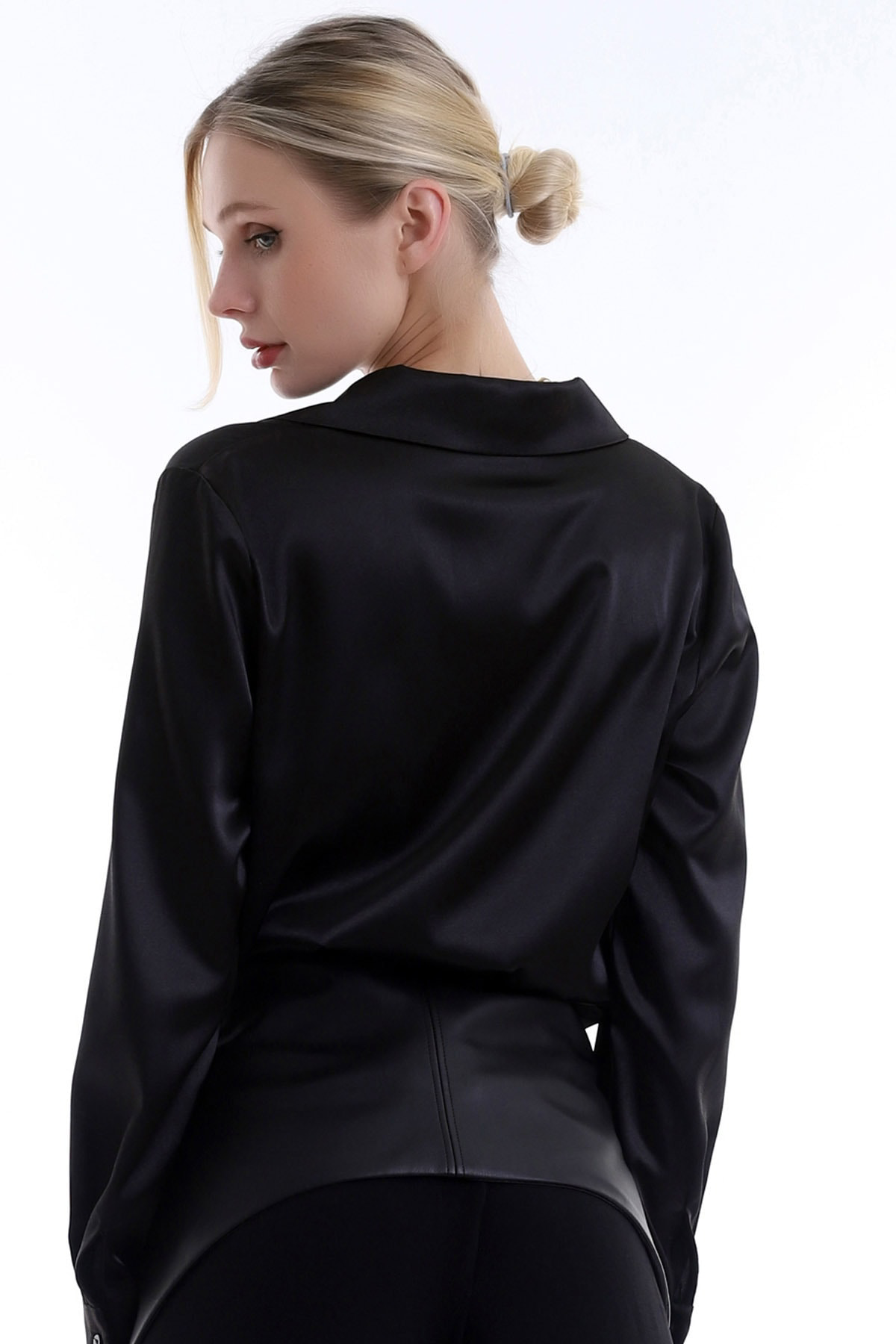 Dreamlike Ceket Yaka Göğüs Dekolteli Uzun Kol Saten Özel Tasarım Gömlek