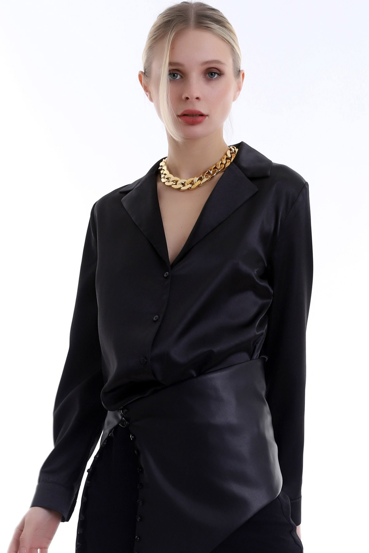 Dreamlike Ceket Yaka Göğüs Dekolteli Uzun Kol Saten Özel Tasarım Gömlek