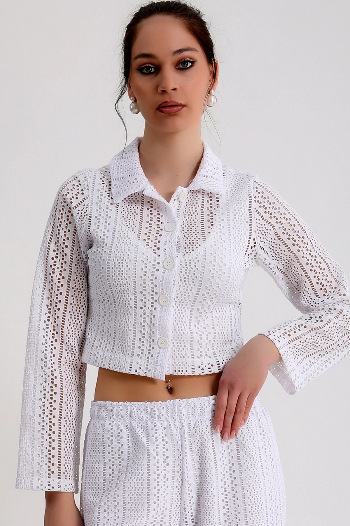 Ceket Yaka Uzun Kol Rahat Kalıp Önü Düğmeli Crop Dantel Gömlek