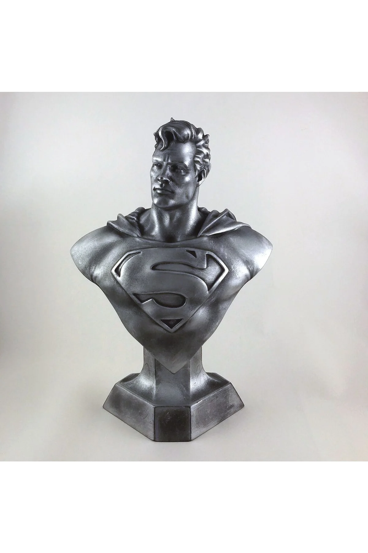 Çelik Adam Superman Büstü Gümüş Boyalı Figür 10 Cm