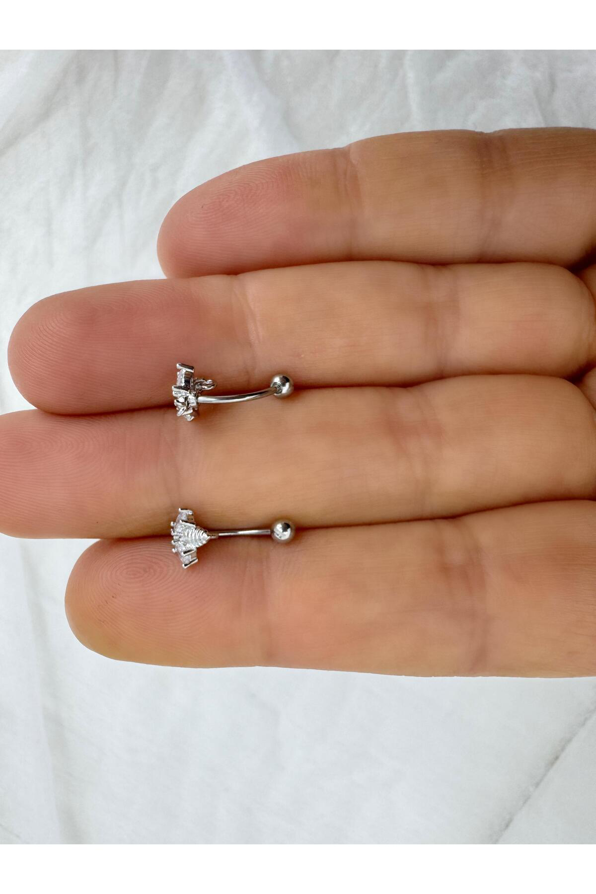 ÇELİK BARLI ZİRKON TAŞLI ARILI ROOK PİERCİN ( 1 ADET )